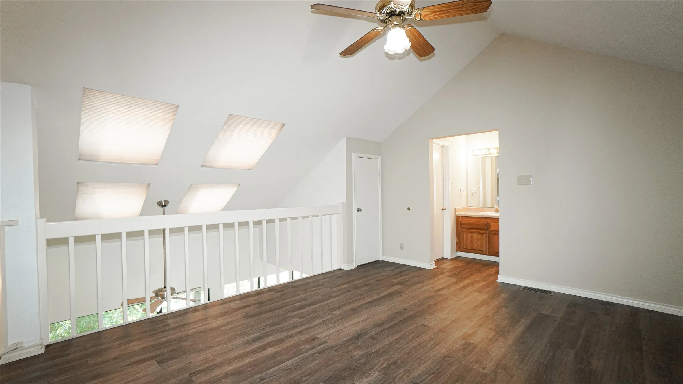Condominium For Rent in Rockwall County , 1220 Signal Ridge Place, Rockwall, Texas 75032, 2 Bedroom, 2 Bathroom, Garage spaces, 1,148 Sqft, built in 1985, mls#21365278, Real Estate Agent in Rockwall, Homes For Rent in Rockwall county, Homes For Rent in Rockwall, Realtor in Rockwall Texas, Real Estate Brokerage Independent Realty Texas, Luminita Cordes Realtor