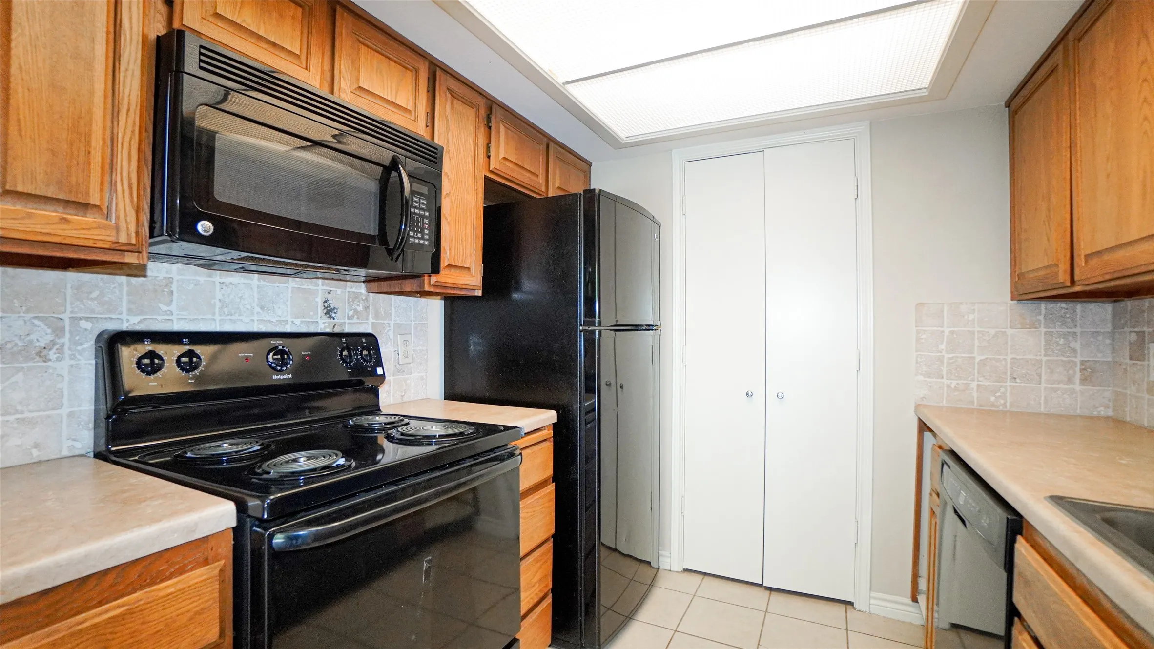 Condominium For Rent in Rockwall County , 1220 Signal Ridge Place, Rockwall, Texas 75032, 2 Bedroom, 2 Bathroom, Garage spaces, 1,148 Sqft, built in 1985, mls#21365278, Real Estate Agent in Rockwall, Homes For Rent in Rockwall county, Homes For Rent in Rockwall, Realtor in Rockwall Texas, Real Estate Brokerage Independent Realty Texas, Luminita Cordes Realtor