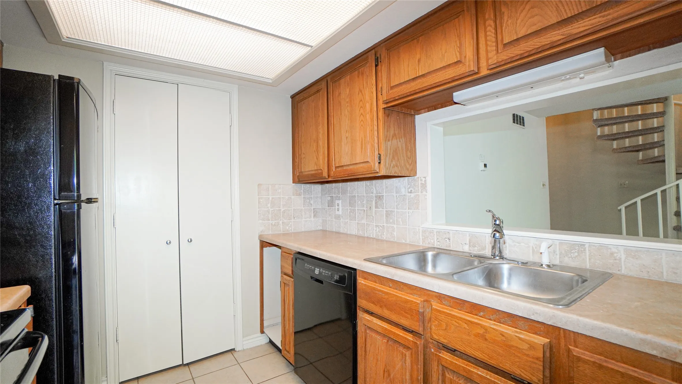 Condominium For Rent in Rockwall County , 1220 Signal Ridge Place, Rockwall, Texas 75032, 2 Bedroom, 2 Bathroom, Garage spaces, 1,148 Sqft, built in 1985, mls#21365278, Real Estate Agent in Rockwall, Homes For Rent in Rockwall county, Homes For Rent in Rockwall, Realtor in Rockwall Texas, Real Estate Brokerage Independent Realty Texas, Luminita Cordes Realtor