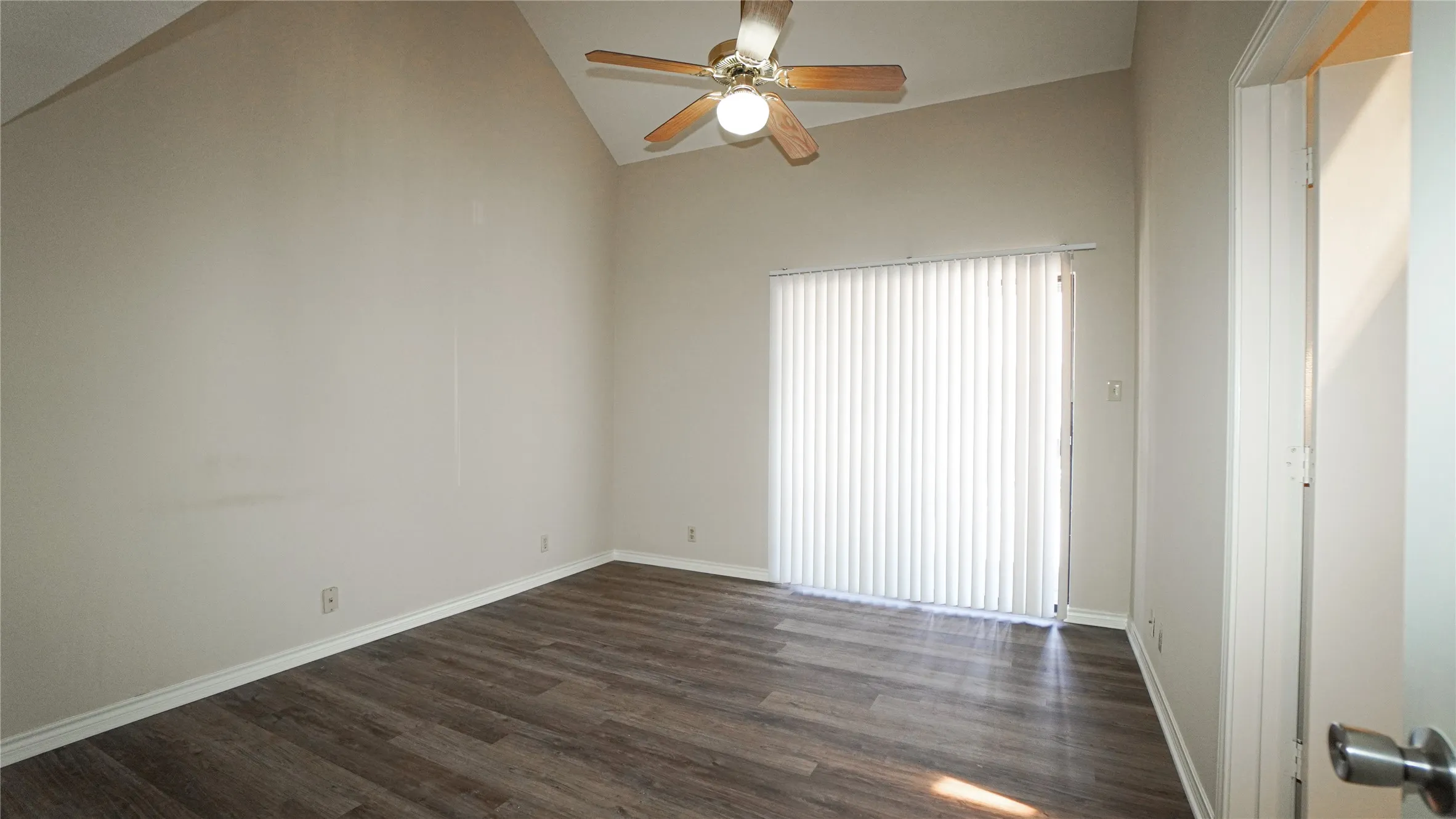 Condominium For Rent in Rockwall County , 1220 Signal Ridge Place, Rockwall, Texas 75032, 2 Bedroom, 2 Bathroom, Garage spaces, 1,148 Sqft, built in 1985, mls#21365278, Real Estate Agent in Rockwall, Homes For Rent in Rockwall county, Homes For Rent in Rockwall, Realtor in Rockwall Texas, Real Estate Brokerage Independent Realty Texas, Luminita Cordes Realtor