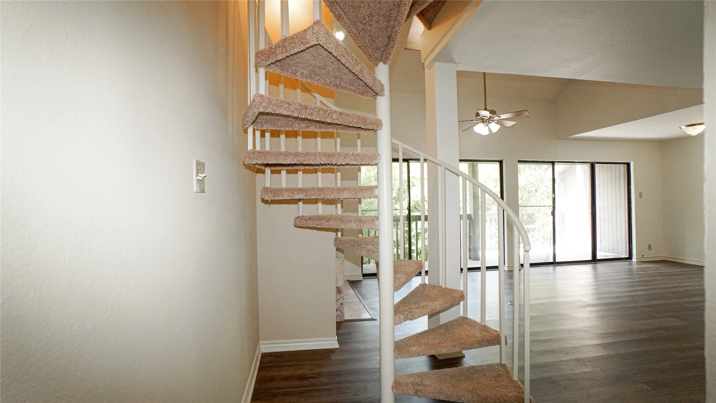 Condominium For Rent in Rockwall County , 1220 Signal Ridge Place, Rockwall, Texas 75032, 2 Bedroom, 2 Bathroom, Garage spaces, 1,148 Sqft, built in 1985, mls#21365278, Real Estate Agent in Rockwall, Homes For Rent in Rockwall county, Homes For Rent in Rockwall, Realtor in Rockwall Texas, Real Estate Brokerage Independent Realty Texas, Luminita Cordes Realtor