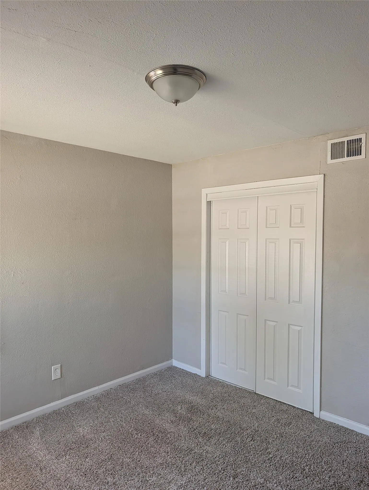 Single Family Residence For Rent in Tarrant County , 512 Judd, White Settlement, Texas 76108, 3 Bedroom, 2 Bathroom, 1 Garage spaces, 1,182 Sqft, built in 1959, mls#21367907, Real Estate Agent in White Settlement, Homes For Rent in Tarrant county, Homes For Rent in White Settlement, Realtor in White Settlement Texas, Real Estate Brokerage Independent Realty Texas, Luminita Cordes Realtor