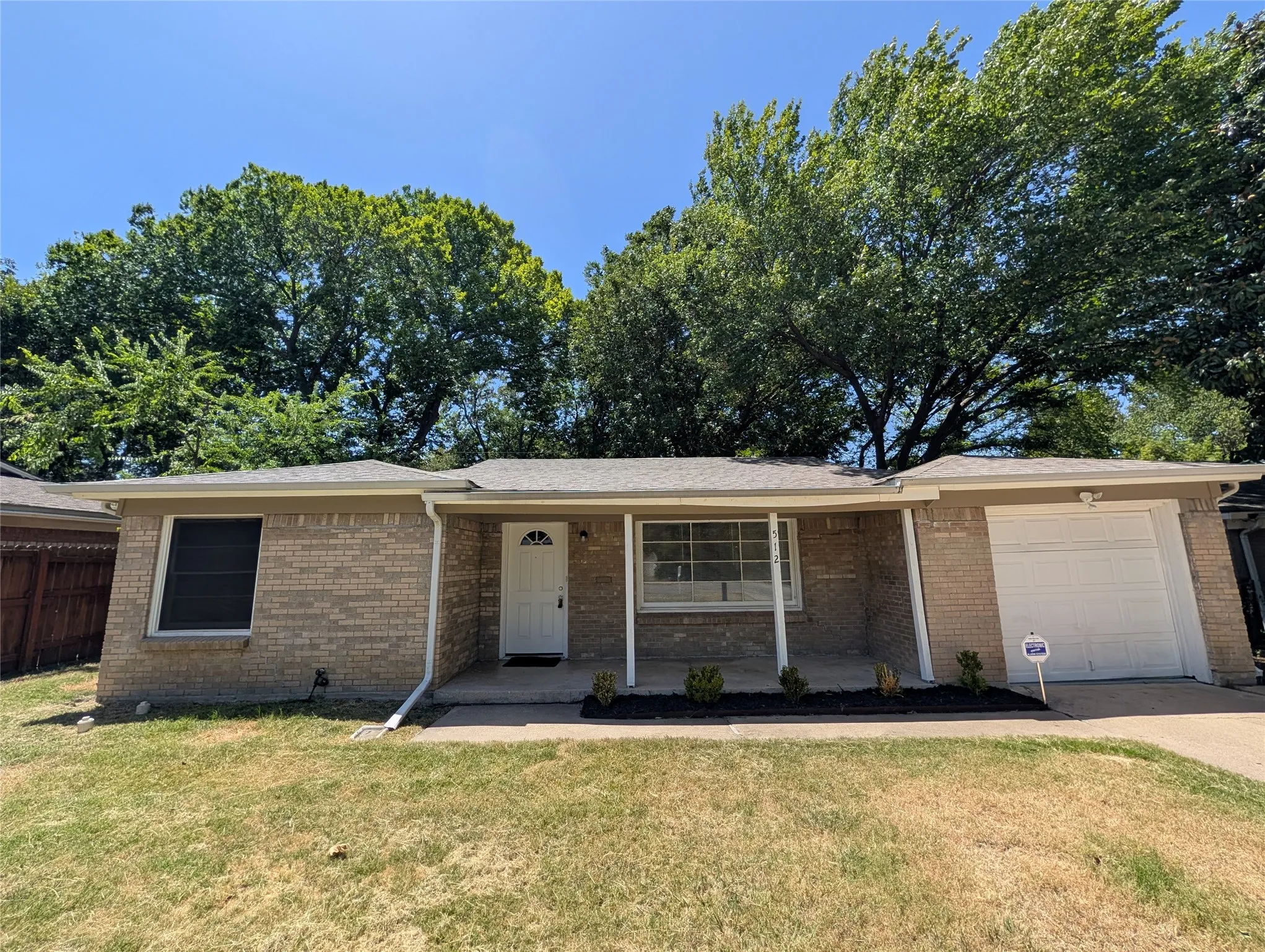 Single Family Residence For Rent in Tarrant County , 512 Judd, White Settlement, Texas 76108, 3 Bedroom, 2 Bathroom, 1 Garage spaces, 1,182 Sqft, built in 1959, mls#21367907, Real Estate Agent in White Settlement, Homes For Rent in Tarrant county, Homes For Rent in White Settlement, Realtor in White Settlement Texas, Real Estate Brokerage Independent Realty Texas, Luminita Cordes Realtor