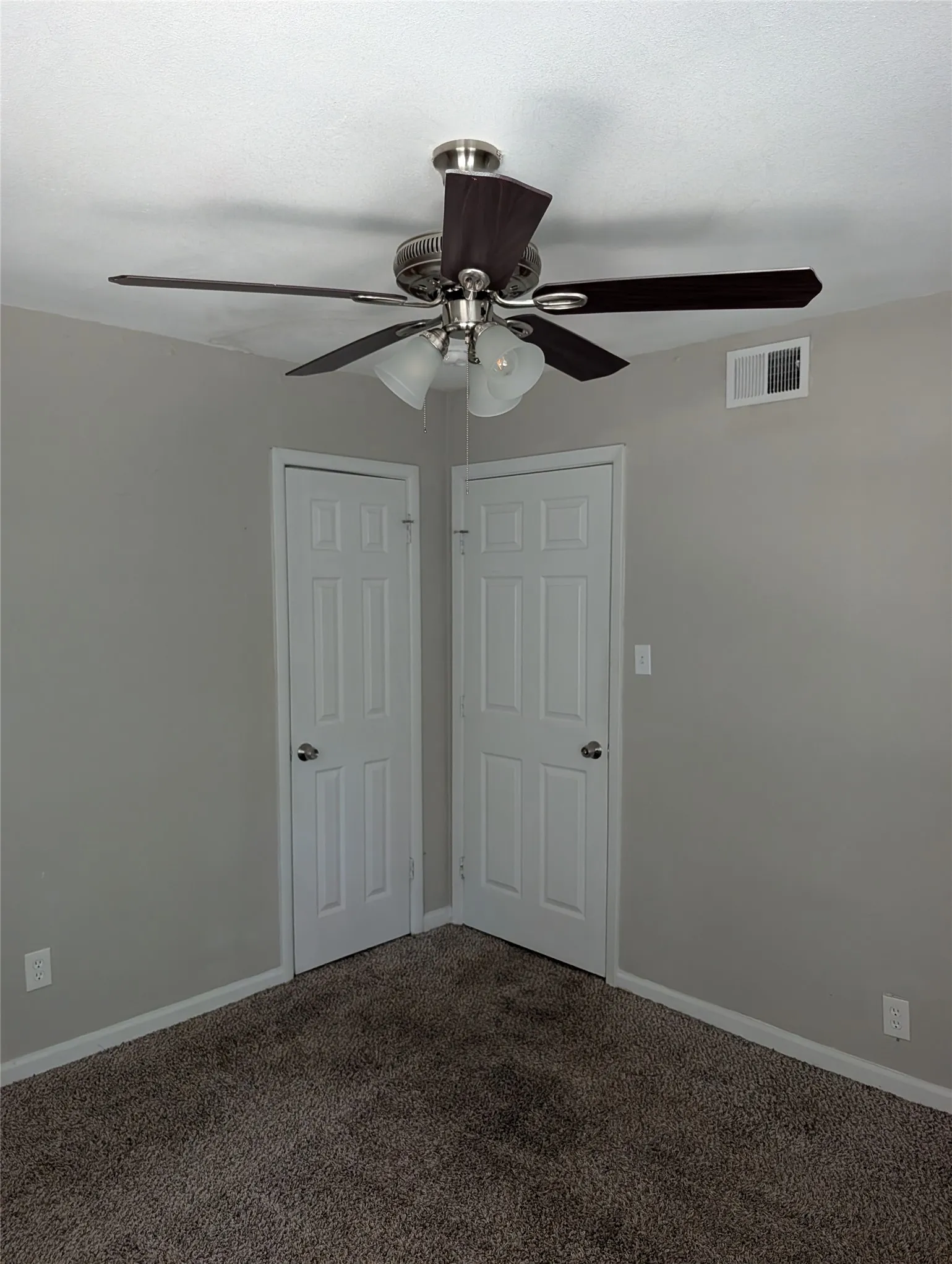 Single Family Residence For Rent in Tarrant County , 512 Judd, White Settlement, Texas 76108, 3 Bedroom, 2 Bathroom, 1 Garage spaces, 1,182 Sqft, built in 1959, mls#21367907, Real Estate Agent in White Settlement, Homes For Rent in Tarrant county, Homes For Rent in White Settlement, Realtor in White Settlement Texas, Real Estate Brokerage Independent Realty Texas, Luminita Cordes Realtor