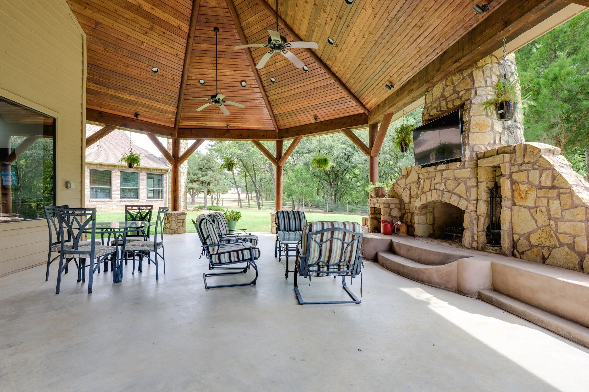 Single Family Residence For Sale in Denton County , 1491 E Hickory Hill Road, Argyle, Texas 76226, 4 Bedroom, 4 Bathroom, 4 Garage spaces, 5,487 Sqft, built in 2007, mls#21365843, Real Estate Agent in Argyle, Homes For Sale in Denton county, Homes For Sale in Argyle, Realtor in Argyle Texas, Real Estate Brokerage Independent Realty Texas, Luminita Cordes Realtor