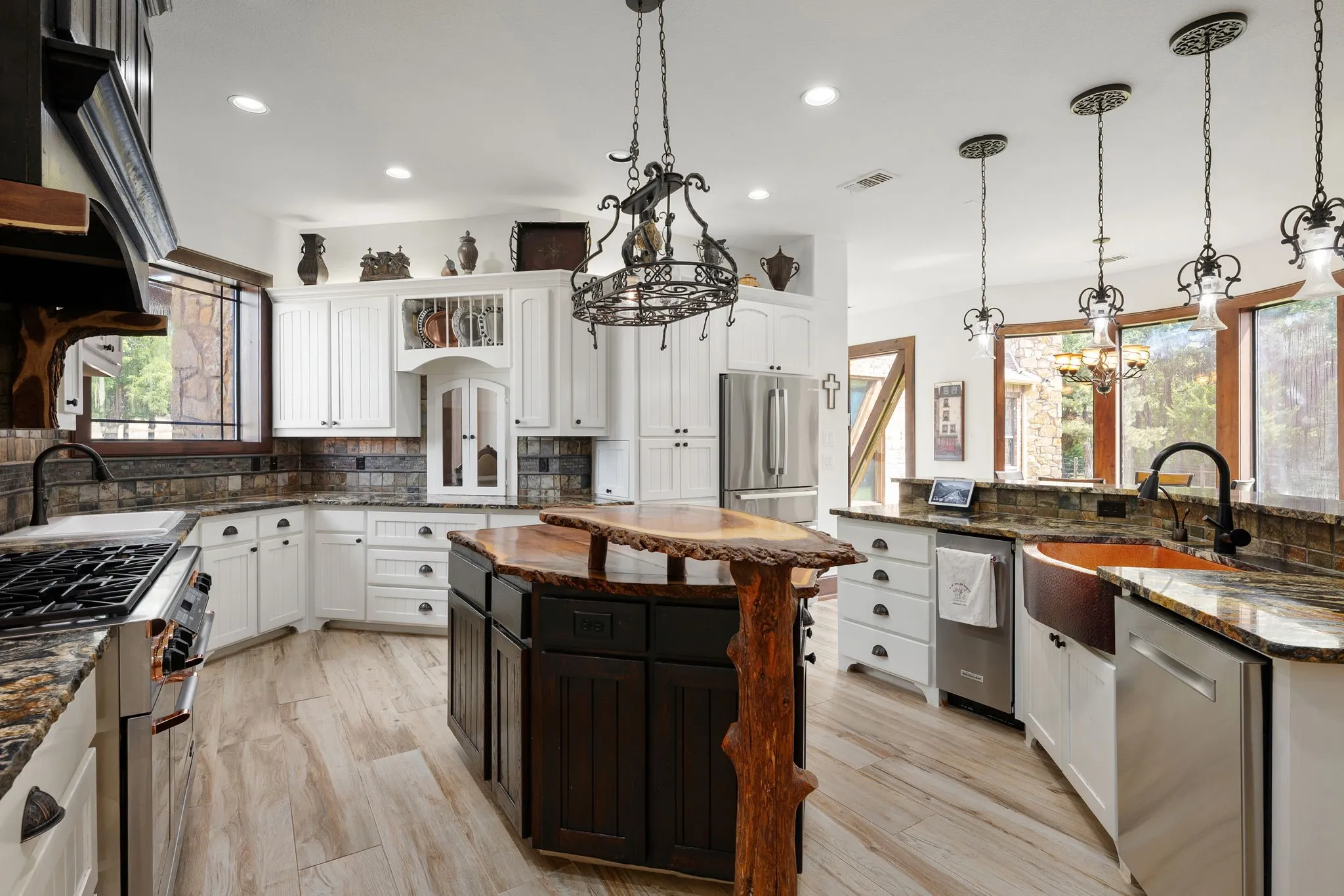 Single Family Residence For Sale in Denton County , 1491 E Hickory Hill Road, Argyle, Texas 76226, 4 Bedroom, 4 Bathroom, 4 Garage spaces, 5,487 Sqft, built in 2007, mls#21365843, Real Estate Agent in Argyle, Homes For Sale in Denton county, Homes For Sale in Argyle, Realtor in Argyle Texas, Real Estate Brokerage Independent Realty Texas, Luminita Cordes Realtor