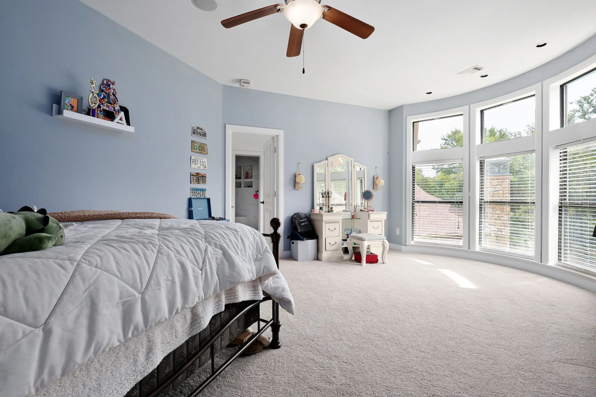 Single Family Residence For Sale in Denton County , 1491 E Hickory Hill Road, Argyle, Texas 76226, 4 Bedroom, 4 Bathroom, 4 Garage spaces, 5,487 Sqft, built in 2007, mls#21365843, Real Estate Agent in Argyle, Homes For Sale in Denton county, Homes For Sale in Argyle, Realtor in Argyle Texas, Real Estate Brokerage Independent Realty Texas, Luminita Cordes Realtor