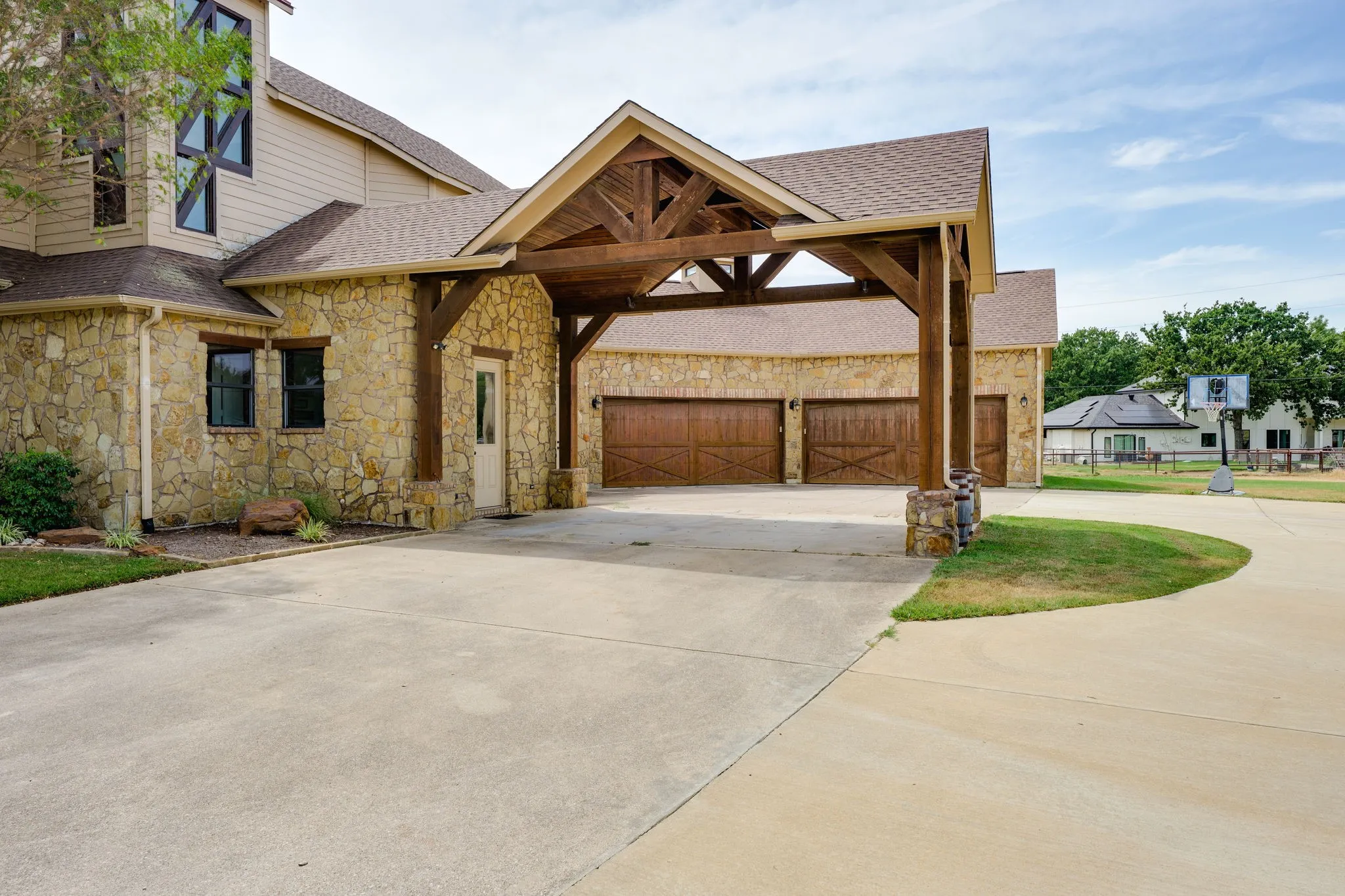 Single Family Residence For Sale in Denton County , 1491 E Hickory Hill Road, Argyle, Texas 76226, 4 Bedroom, 4 Bathroom, 4 Garage spaces, 5,487 Sqft, built in 2007, mls#21365843, Real Estate Agent in Argyle, Homes For Sale in Denton county, Homes For Sale in Argyle, Realtor in Argyle Texas, Real Estate Brokerage Independent Realty Texas, Luminita Cordes Realtor