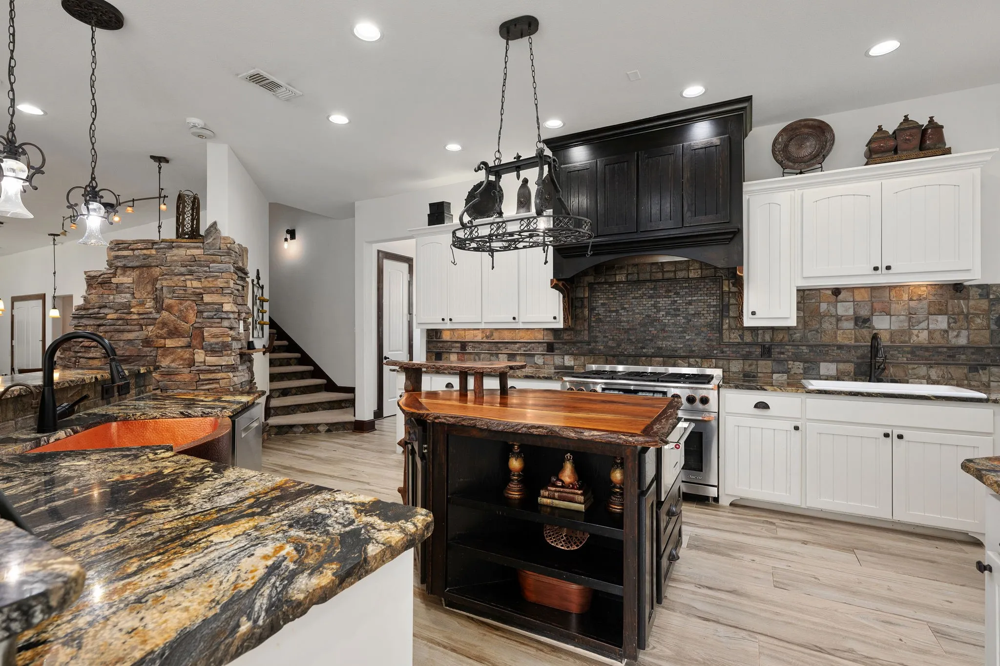 Single Family Residence For Sale in Denton County , 1491 E Hickory Hill Road, Argyle, Texas 76226, 4 Bedroom, 4 Bathroom, 4 Garage spaces, 5,487 Sqft, built in 2007, mls#21365843, Real Estate Agent in Argyle, Homes For Sale in Denton county, Homes For Sale in Argyle, Realtor in Argyle Texas, Real Estate Brokerage Independent Realty Texas, Luminita Cordes Realtor