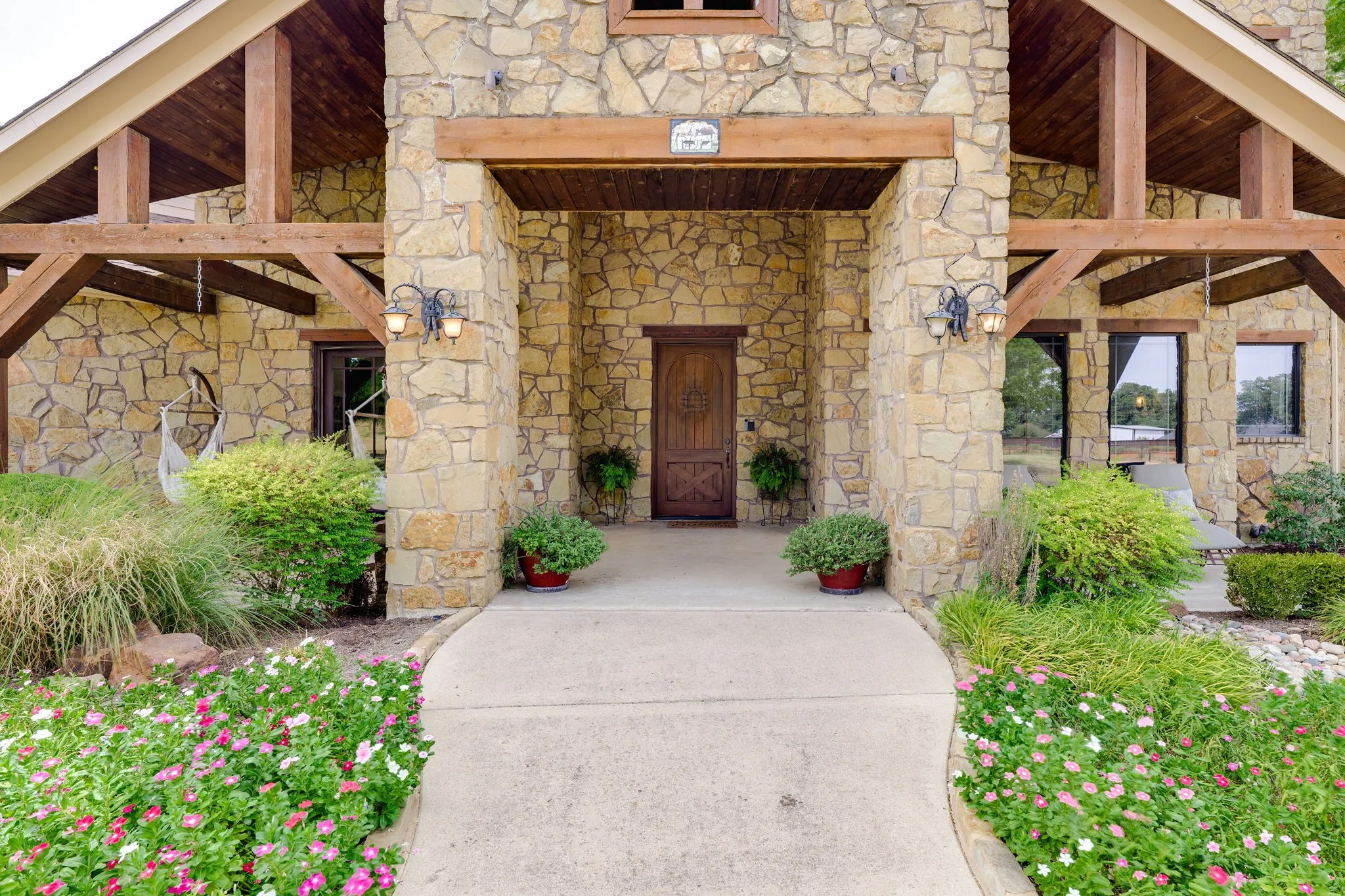 Single Family Residence For Sale in Denton County , 1491 E Hickory Hill Road, Argyle, Texas 76226, 4 Bedroom, 4 Bathroom, 4 Garage spaces, 5,487 Sqft, built in 2007, mls#21365843, Real Estate Agent in Argyle, Homes For Sale in Denton county, Homes For Sale in Argyle, Realtor in Argyle Texas, Real Estate Brokerage Independent Realty Texas, Luminita Cordes Realtor