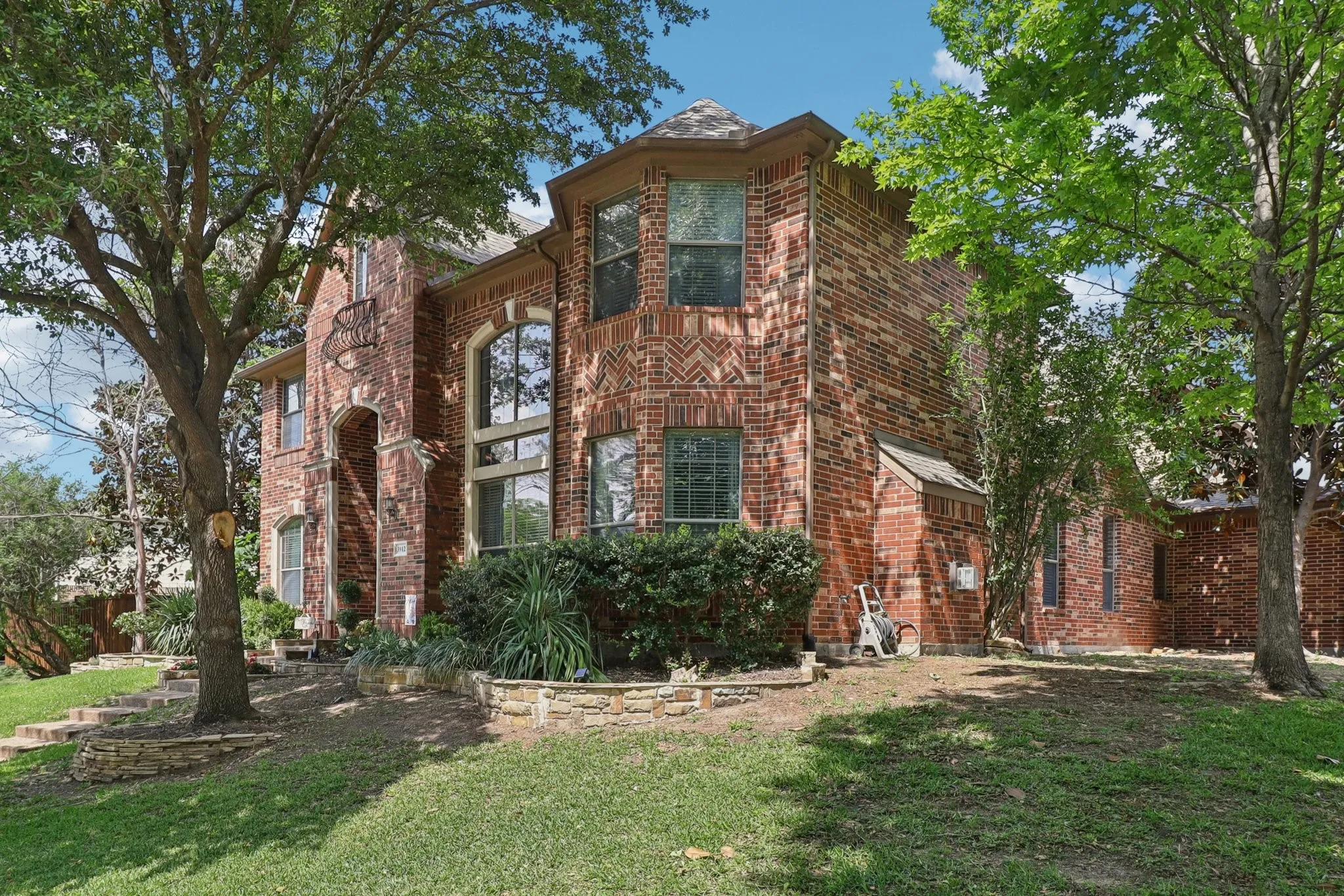 Single Family Residence For Sale in Rockwall County , 3912 Thorndale Lane, Rockwall, Texas 75087, 4 Bedroom, 4 Bathroom, 3 Garage spaces, 4,527 Sqft, built in 2008, mls#21367893, Real Estate Agent in Rockwall, Homes For Sale in Rockwall county, Homes For Sale in Rockwall, Realtor in Rockwall Texas, Real Estate Brokerage Independent Realty Texas, Luminita Cordes Realtor