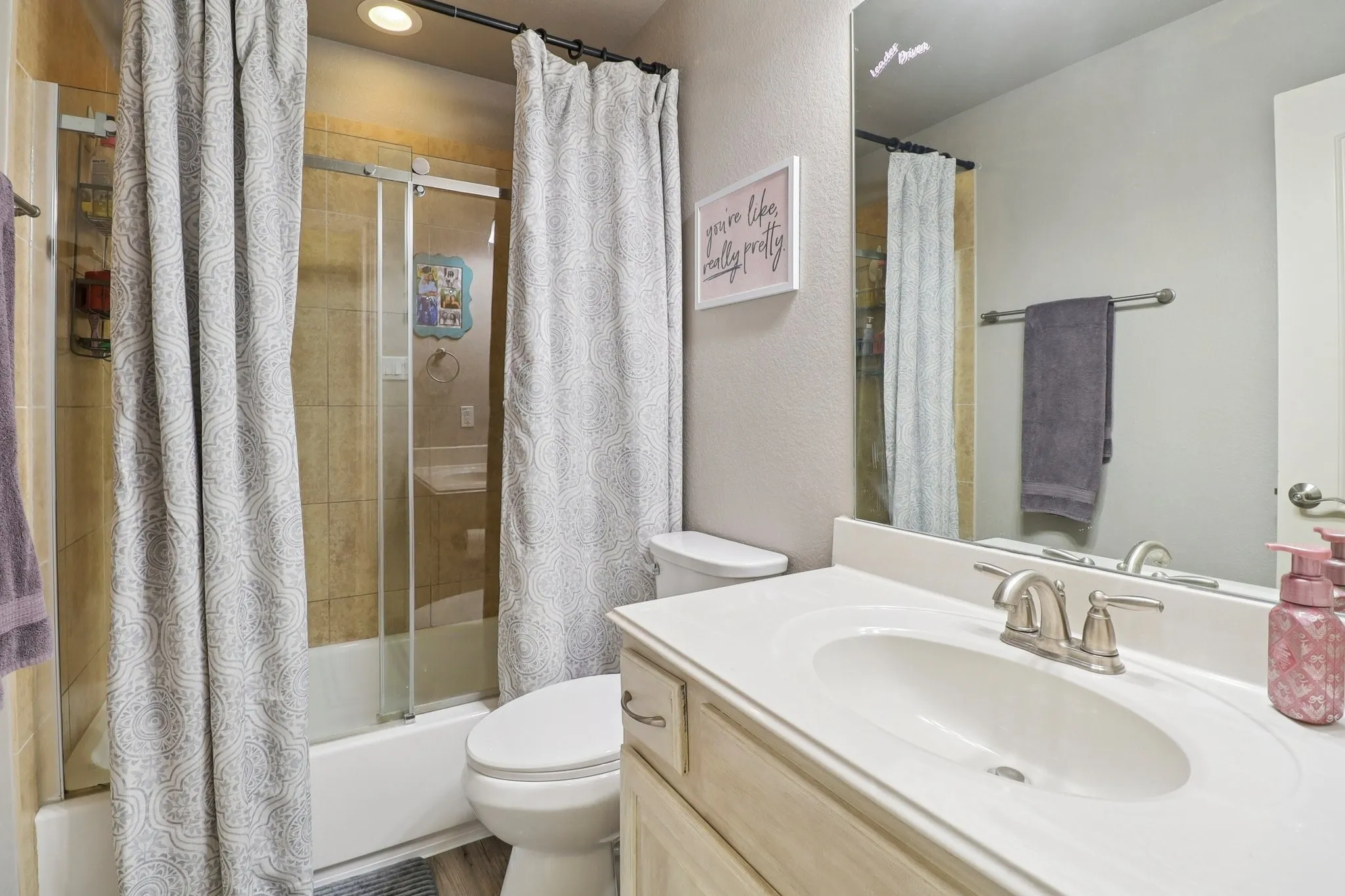 Single Family Residence For Sale in Rockwall County , 3912 Thorndale Lane, Rockwall, Texas 75087, 4 Bedroom, 4 Bathroom, 3 Garage spaces, 4,527 Sqft, built in 2008, mls#21367893, Real Estate Agent in Rockwall, Homes For Sale in Rockwall county, Homes For Sale in Rockwall, Realtor in Rockwall Texas, Real Estate Brokerage Independent Realty Texas, Luminita Cordes Realtor