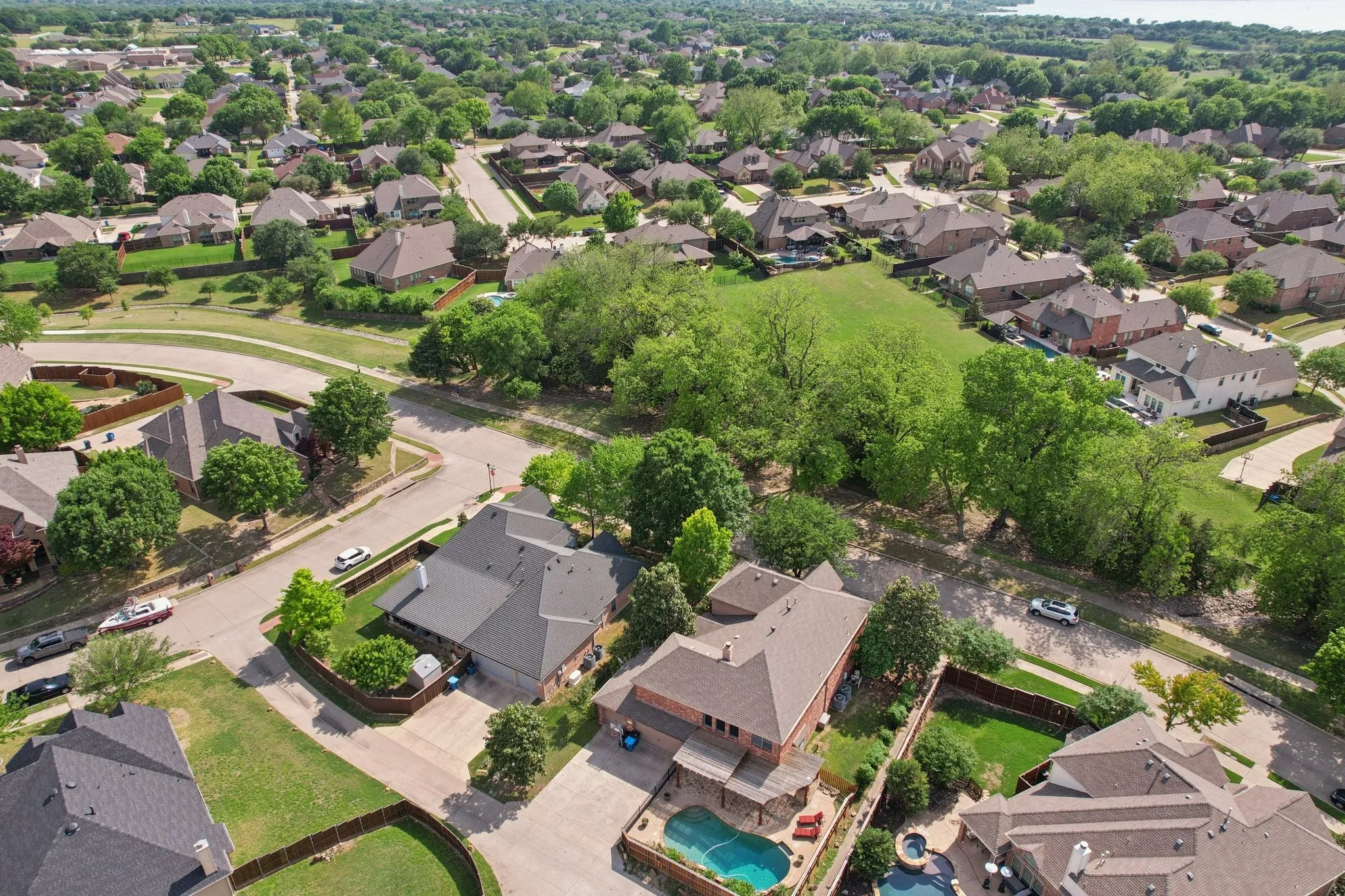 Single Family Residence For Sale in Rockwall County , 3912 Thorndale Lane, Rockwall, Texas 75087, 4 Bedroom, 4 Bathroom, 3 Garage spaces, 4,527 Sqft, built in 2008, mls#21367893, Real Estate Agent in Rockwall, Homes For Sale in Rockwall county, Homes For Sale in Rockwall, Realtor in Rockwall Texas, Real Estate Brokerage Independent Realty Texas, Luminita Cordes Realtor