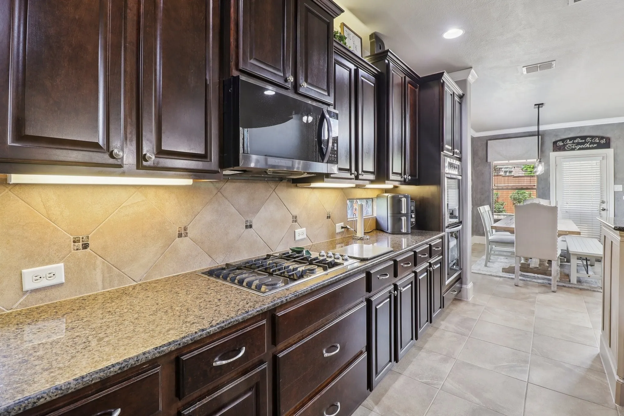 Single Family Residence For Sale in Rockwall County , 3912 Thorndale Lane, Rockwall, Texas 75087, 4 Bedroom, 4 Bathroom, 3 Garage spaces, 4,527 Sqft, built in 2008, mls#21367893, Real Estate Agent in Rockwall, Homes For Sale in Rockwall county, Homes For Sale in Rockwall, Realtor in Rockwall Texas, Real Estate Brokerage Independent Realty Texas, Luminita Cordes Realtor