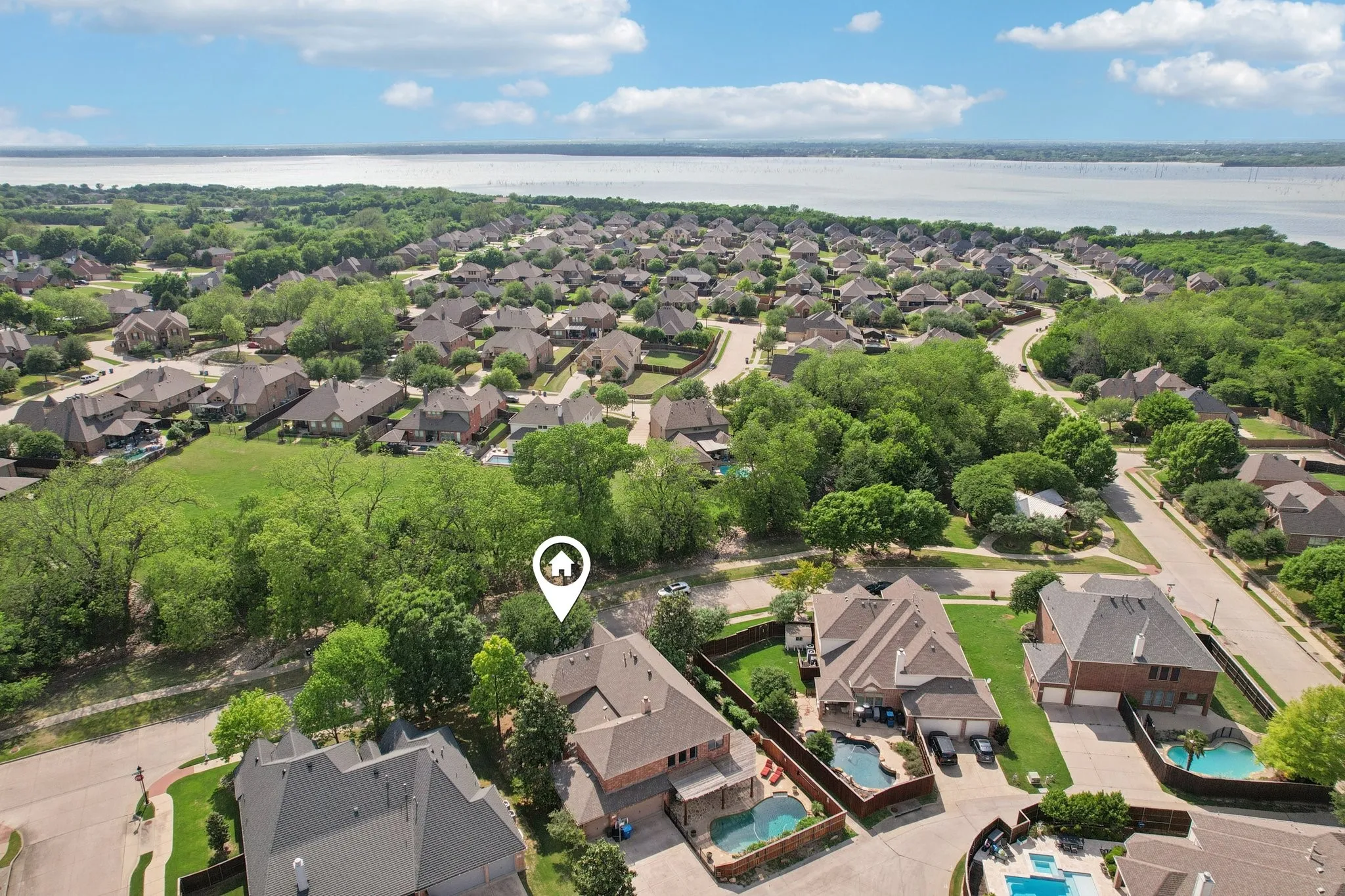 Single Family Residence For Sale in Rockwall County , 3912 Thorndale Lane, Rockwall, Texas 75087, 4 Bedroom, 4 Bathroom, 3 Garage spaces, 4,527 Sqft, built in 2008, mls#21367893, Real Estate Agent in Rockwall, Homes For Sale in Rockwall county, Homes For Sale in Rockwall, Realtor in Rockwall Texas, Real Estate Brokerage Independent Realty Texas, Luminita Cordes Realtor