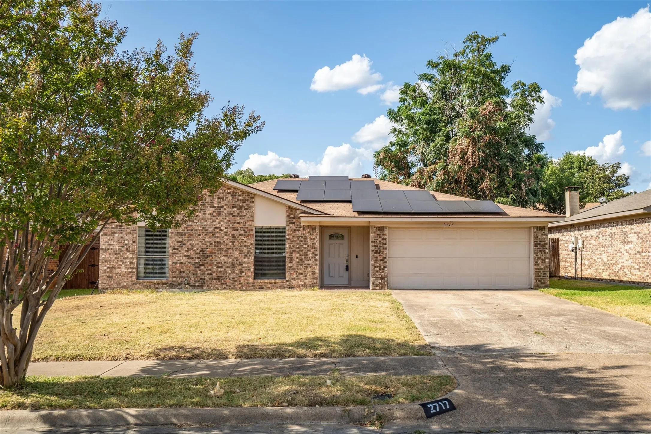 Single Family Residence For Sale in Dallas County , 2717 W Oakdale Road, Irving, Texas 75060, 3 Bedroom, 2 Bathroom, 2 Garage spaces, 1,388 Sqft, built in 1978, mls#21365769, Real Estate Agent in Irving, Homes For Sale in Dallas county, Homes For Sale in Irving, Realtor in Irving Texas, Real Estate Brokerage Independent Realty Texas, Luminita Cordes Realtor