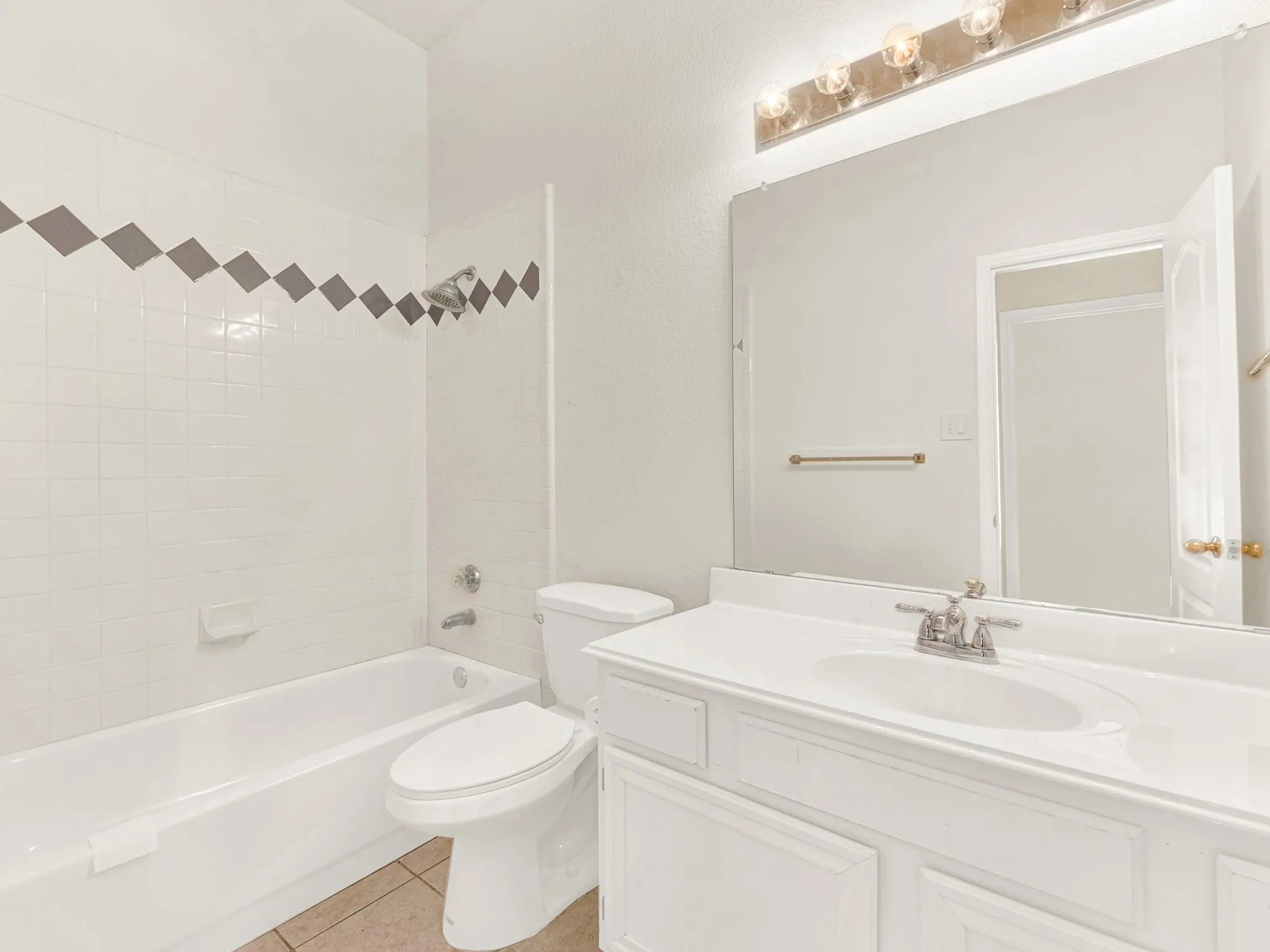 Single Family Residence For Sale in Dallas County , 2509 Pecan Meadow Drive, Garland, Texas 75040, 4 Bedroom, 2 Bathroom, 2 Garage spaces, 2,141 Sqft, built in 1996, mls#21367906, Real Estate Agent in Garland, Homes For Sale in Dallas county, Homes For Sale in Garland, Realtor in Garland Texas, Real Estate Brokerage Independent Realty Texas, Luminita Cordes Realtor