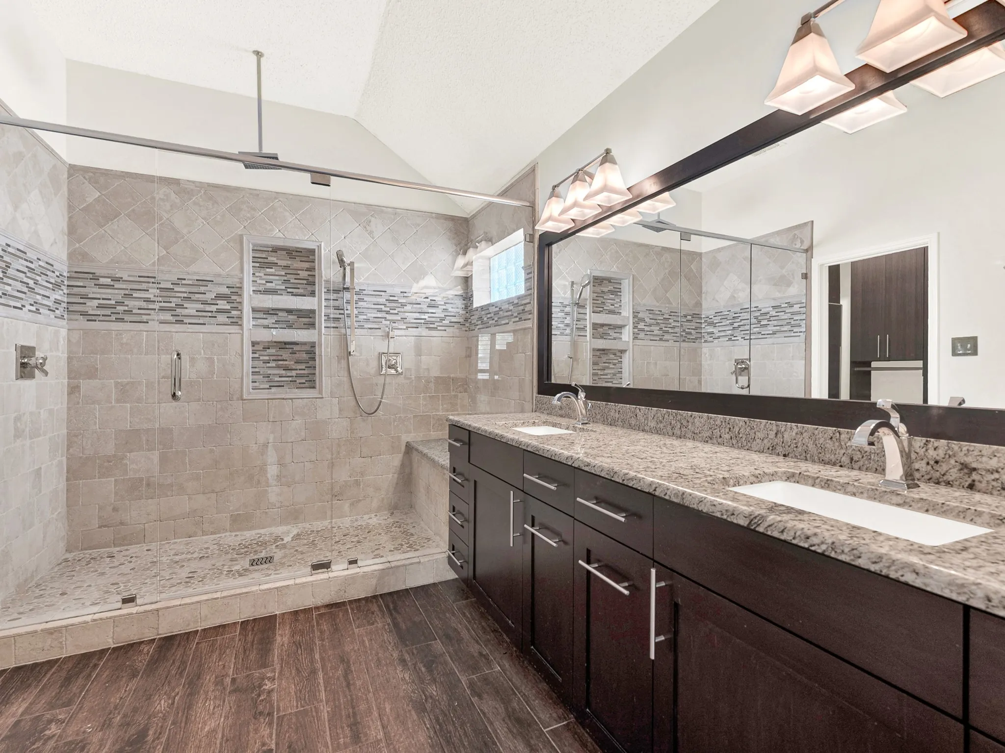 Single Family Residence For Sale in Dallas County , 2509 Pecan Meadow Drive, Garland, Texas 75040, 4 Bedroom, 2 Bathroom, 2 Garage spaces, 2,141 Sqft, built in 1996, mls#21367906, Real Estate Agent in Garland, Homes For Sale in Dallas county, Homes For Sale in Garland, Realtor in Garland Texas, Real Estate Brokerage Independent Realty Texas, Luminita Cordes Realtor