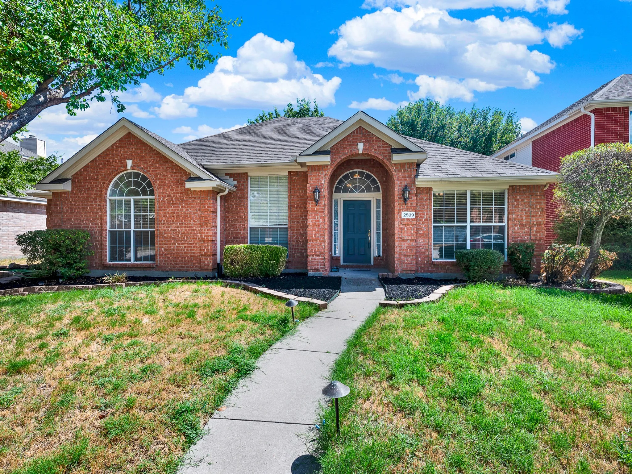 Single Family Residence For Sale in Dallas County , 2509 Pecan Meadow Drive, Garland, Texas 75040, 4 Bedroom, 2 Bathroom, 2 Garage spaces, 2,141 Sqft, built in 1996, mls#21367906, Real Estate Agent in Garland, Homes For Sale in Dallas county, Homes For Sale in Garland, Realtor in Garland Texas, Real Estate Brokerage Independent Realty Texas, Luminita Cordes Realtor