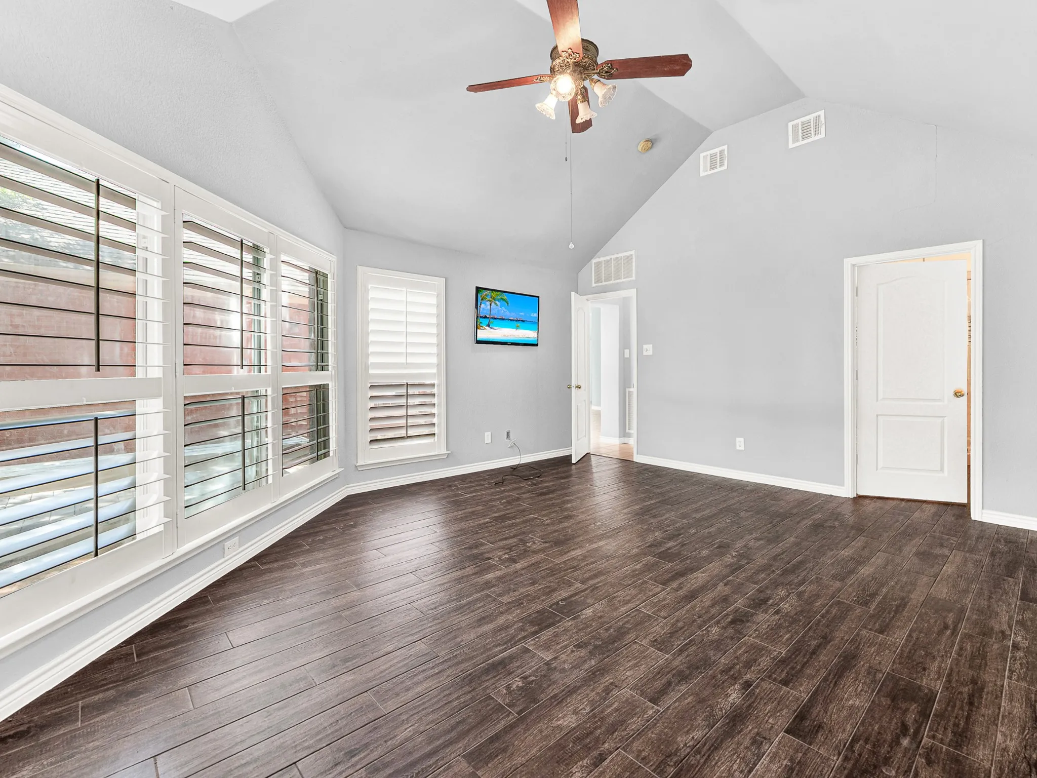 Single Family Residence For Sale in Dallas County , 2509 Pecan Meadow Drive, Garland, Texas 75040, 4 Bedroom, 2 Bathroom, 2 Garage spaces, 2,141 Sqft, built in 1996, mls#21367906, Real Estate Agent in Garland, Homes For Sale in Dallas county, Homes For Sale in Garland, Realtor in Garland Texas, Real Estate Brokerage Independent Realty Texas, Luminita Cordes Realtor