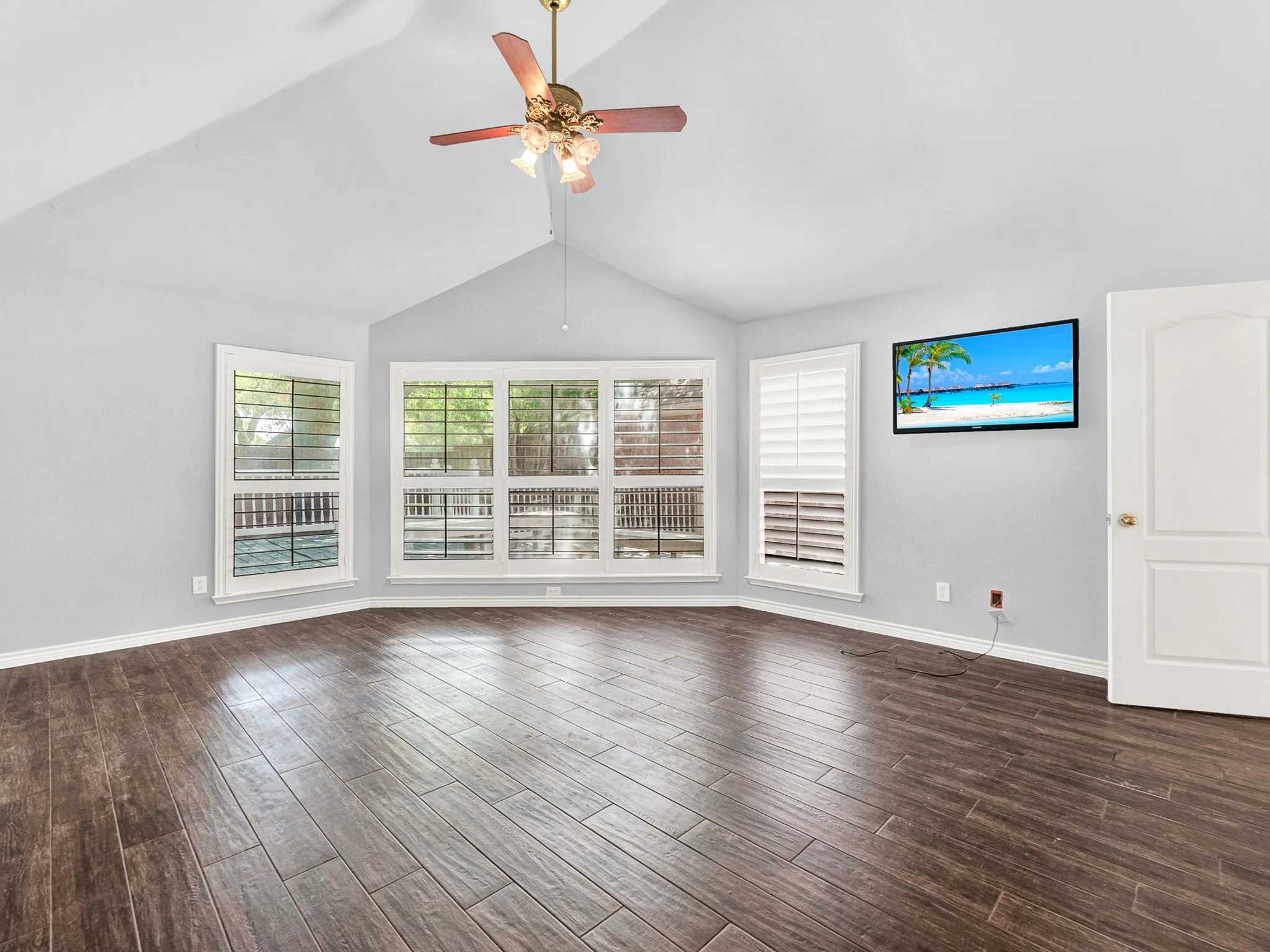 Single Family Residence For Sale in Dallas County , 2509 Pecan Meadow Drive, Garland, Texas 75040, 4 Bedroom, 2 Bathroom, 2 Garage spaces, 2,141 Sqft, built in 1996, mls#21367906, Real Estate Agent in Garland, Homes For Sale in Dallas county, Homes For Sale in Garland, Realtor in Garland Texas, Real Estate Brokerage Independent Realty Texas, Luminita Cordes Realtor