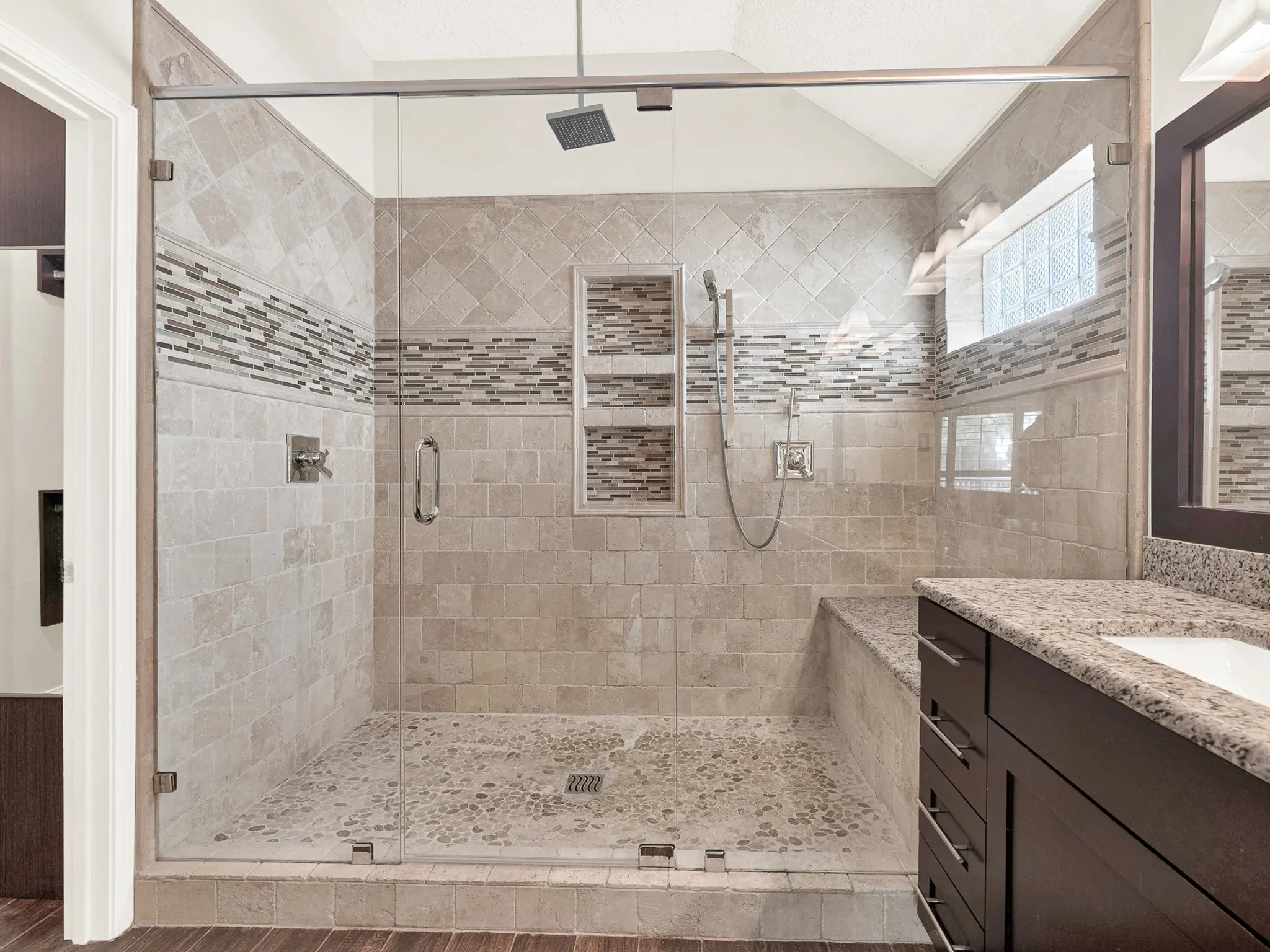 Single Family Residence For Sale in Dallas County , 2509 Pecan Meadow Drive, Garland, Texas 75040, 4 Bedroom, 2 Bathroom, 2 Garage spaces, 2,141 Sqft, built in 1996, mls#21367906, Real Estate Agent in Garland, Homes For Sale in Dallas county, Homes For Sale in Garland, Realtor in Garland Texas, Real Estate Brokerage Independent Realty Texas, Luminita Cordes Realtor