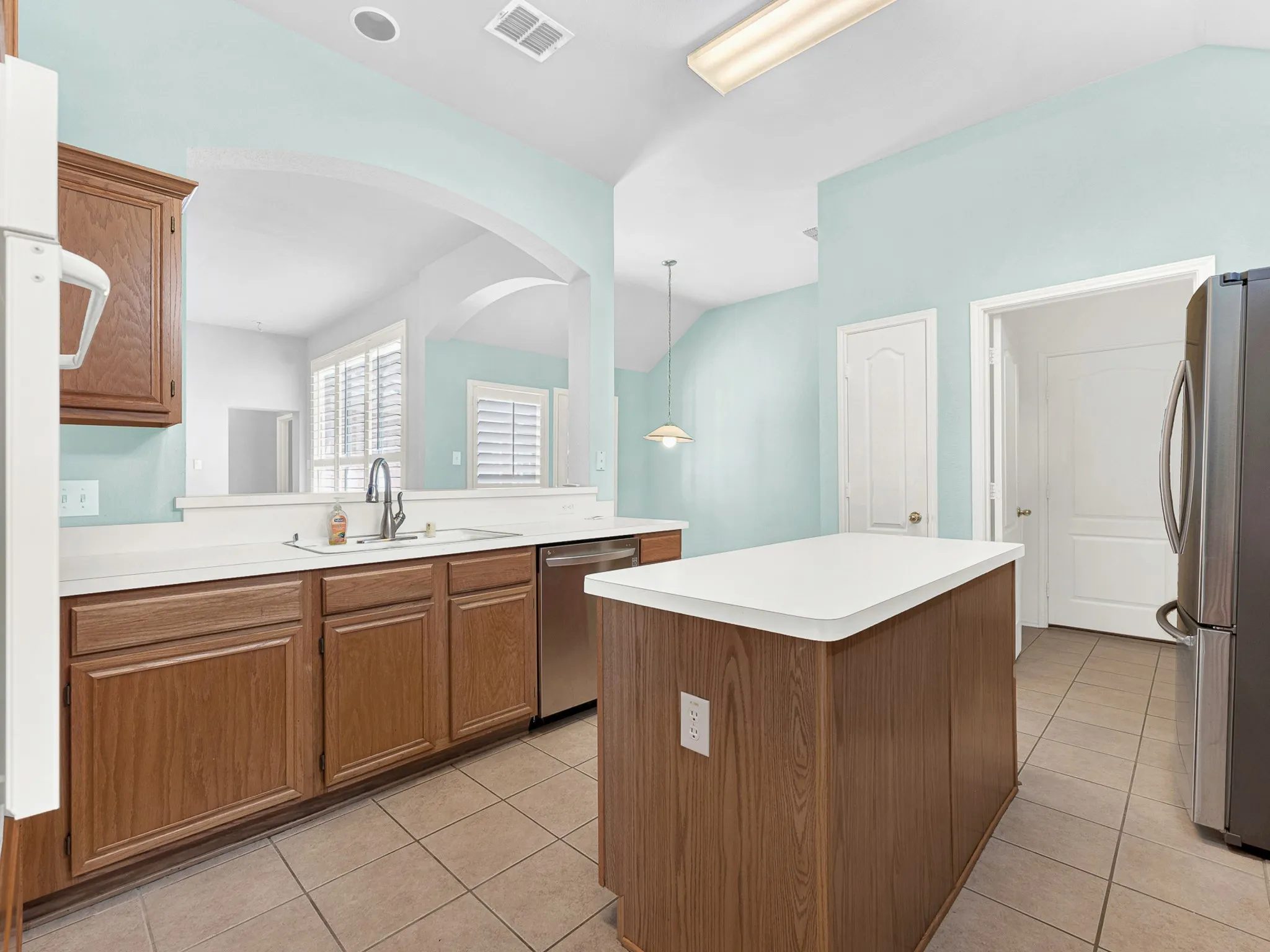 Single Family Residence For Sale in Dallas County , 2509 Pecan Meadow Drive, Garland, Texas 75040, 4 Bedroom, 2 Bathroom, 2 Garage spaces, 2,141 Sqft, built in 1996, mls#21367906, Real Estate Agent in Garland, Homes For Sale in Dallas county, Homes For Sale in Garland, Realtor in Garland Texas, Real Estate Brokerage Independent Realty Texas, Luminita Cordes Realtor