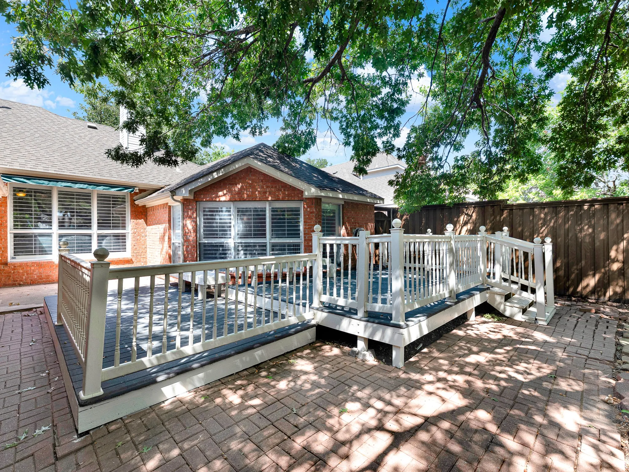 Single Family Residence For Sale in Dallas County , 2509 Pecan Meadow Drive, Garland, Texas 75040, 4 Bedroom, 2 Bathroom, 2 Garage spaces, 2,141 Sqft, built in 1996, mls#21367906, Real Estate Agent in Garland, Homes For Sale in Dallas county, Homes For Sale in Garland, Realtor in Garland Texas, Real Estate Brokerage Independent Realty Texas, Luminita Cordes Realtor