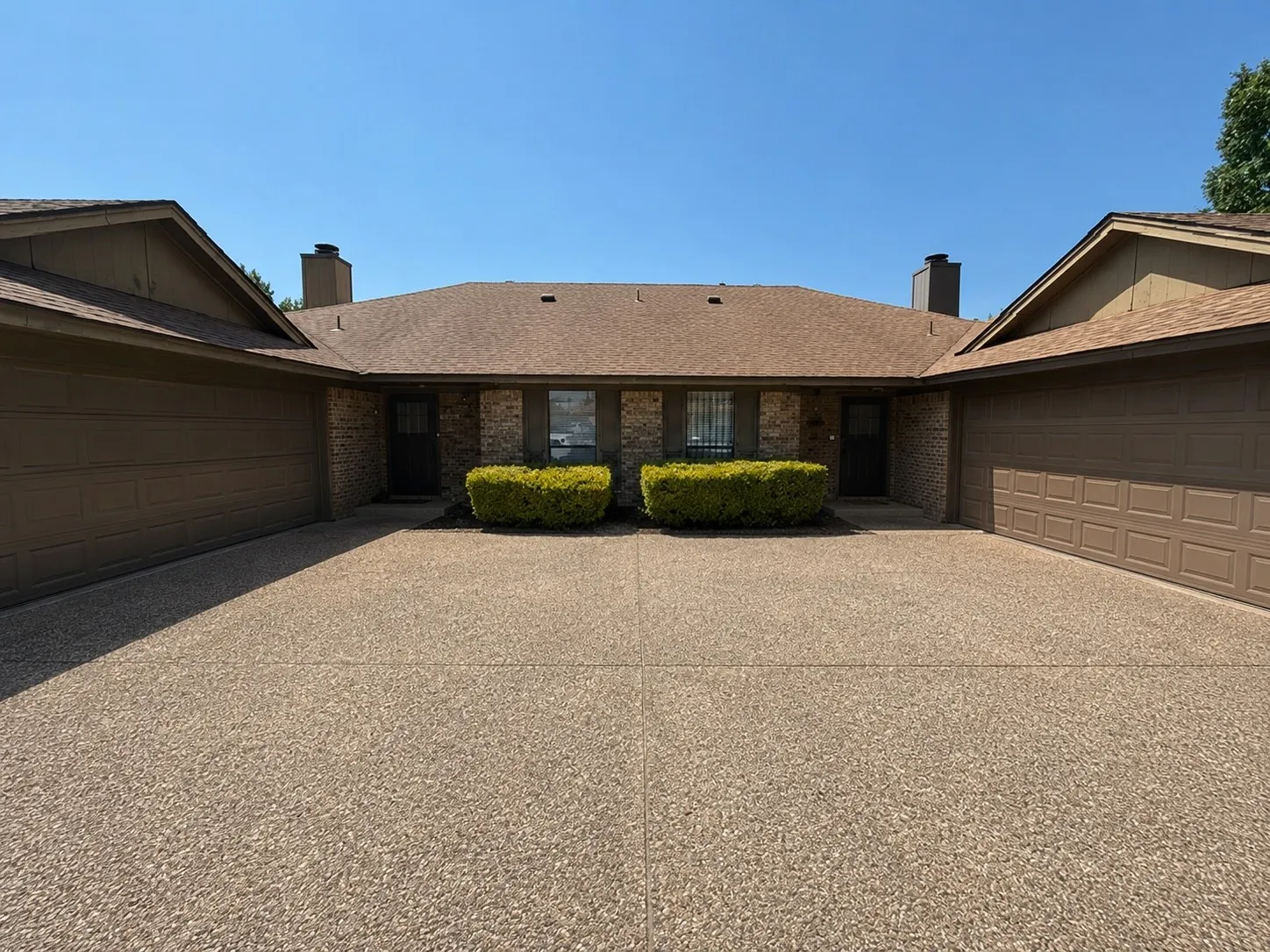Duplex For Sale in Tarrant County , 4517 Tall Meadow Lane 4519, Fort Worth, Texas 76133, 4 Bedroom, 4 Bathroom, 4 Garage spaces, 0 Sqft, built in 1983, mls#21351223, Real Estate Agent in Fort Worth, Homes For Sale in Tarrant county, Homes For Sale in Fort Worth, Realtor in Fort Worth Texas, Real Estate Brokerage Independent Realty Texas, Luminita Cordes Realtor