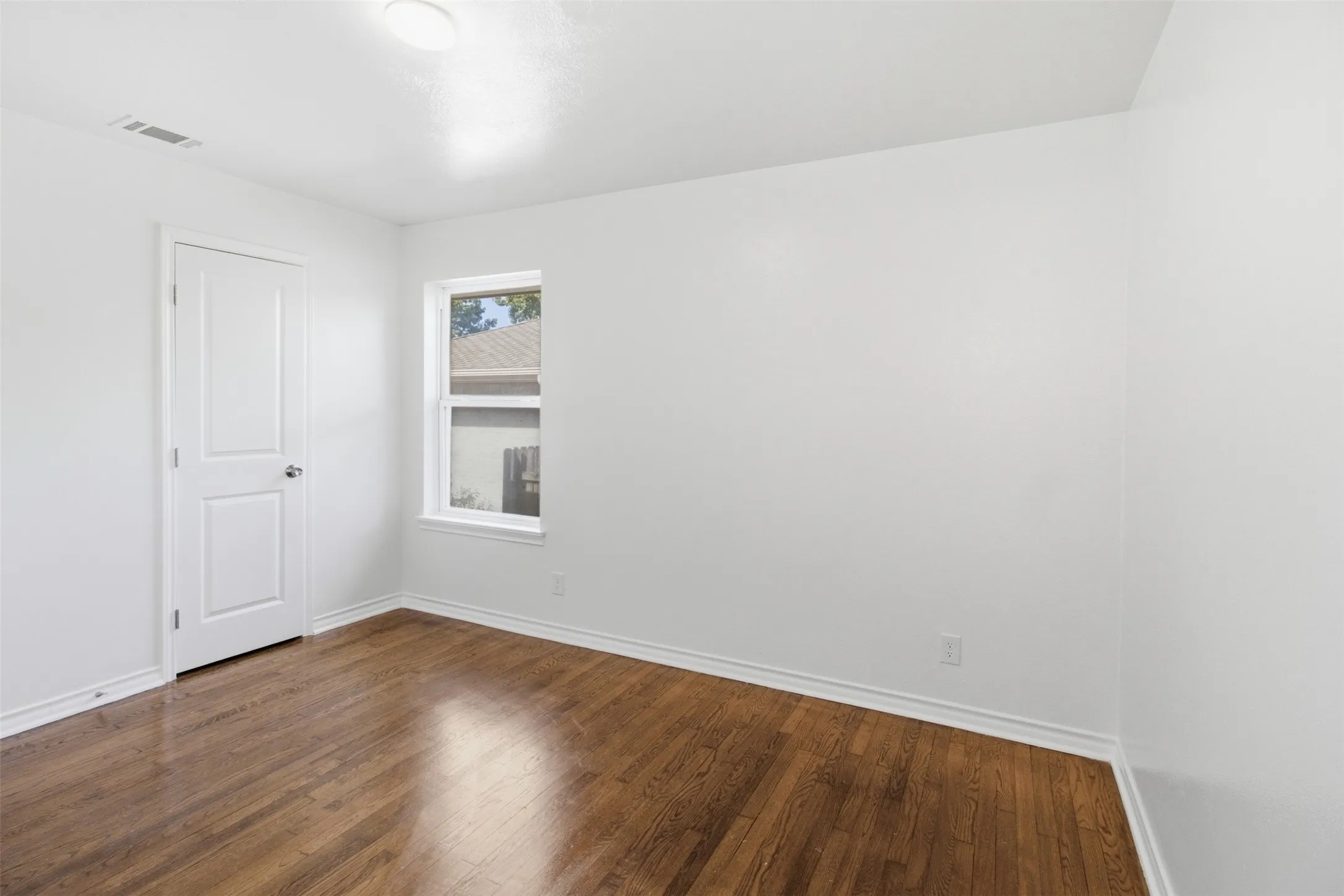 Single Family Residence For Sale in Dallas County , 11022 Dunaway Drive, Dallas, Texas 75228, 4 Bedroom, 3 Bathroom, Garage spaces, 1,658 Sqft, built in 1958, mls#21365533, Real Estate Agent in Dallas, Homes For Sale in Dallas county, Homes For Sale in Dallas, Realtor in Dallas Texas, Real Estate Brokerage Independent Realty Texas, Luminita Cordes Realtor