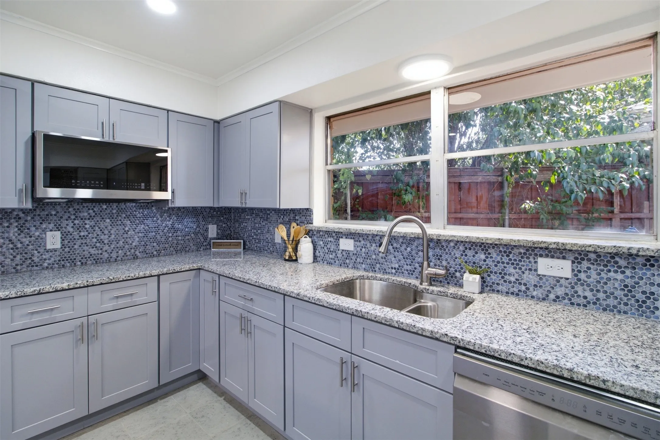 Single Family Residence For Sale in Dallas County , 11022 Dunaway Drive, Dallas, Texas 75228, 4 Bedroom, 3 Bathroom, Garage spaces, 1,658 Sqft, built in 1958, mls#21365533, Real Estate Agent in Dallas, Homes For Sale in Dallas county, Homes For Sale in Dallas, Realtor in Dallas Texas, Real Estate Brokerage Independent Realty Texas, Luminita Cordes Realtor