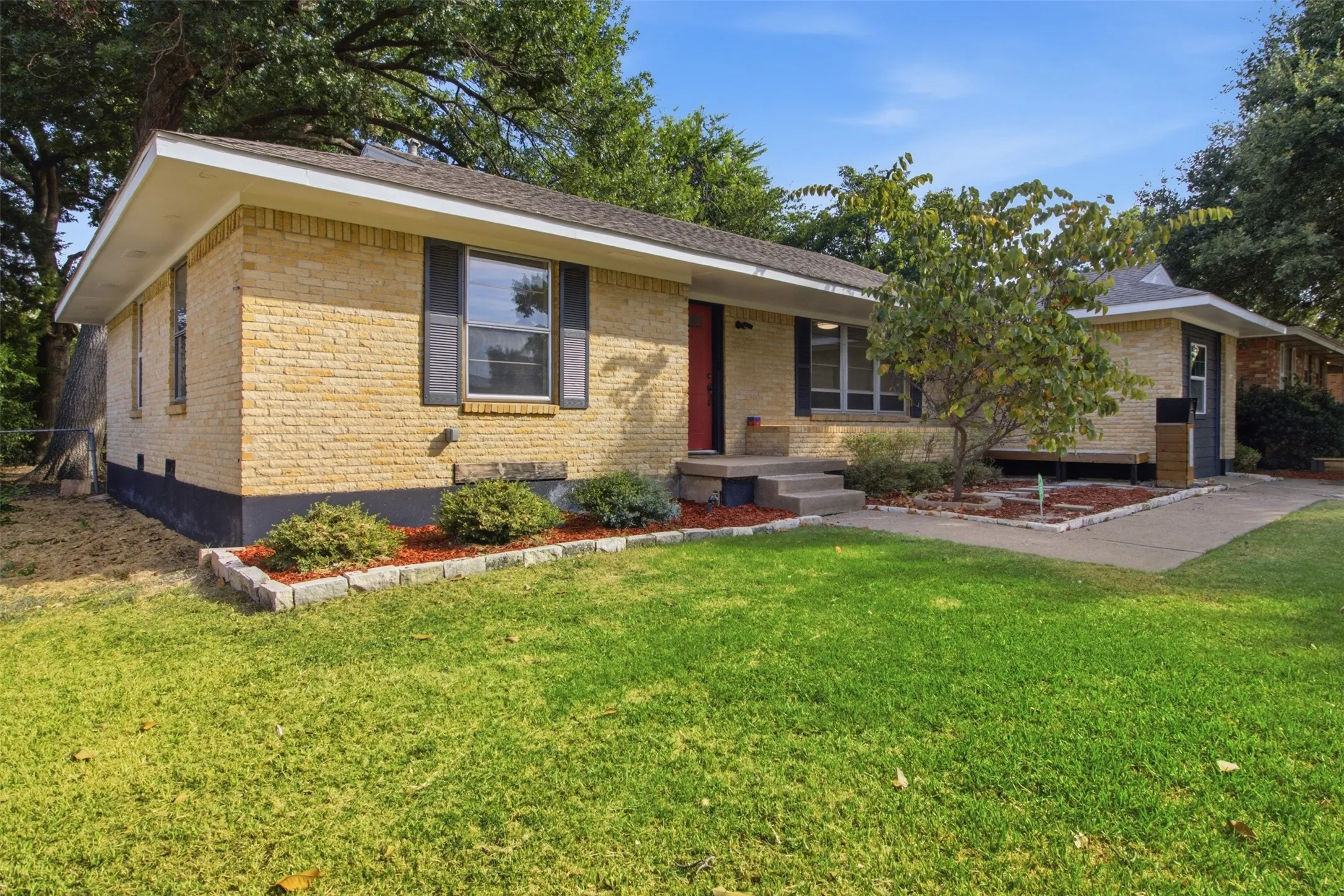 Single Family Residence For Sale in Dallas County , 11022 Dunaway Drive, Dallas, Texas 75228, 4 Bedroom, 3 Bathroom, Garage spaces, 1,658 Sqft, built in 1958, mls#21365533, Real Estate Agent in Dallas, Homes For Sale in Dallas county, Homes For Sale in Dallas, Realtor in Dallas Texas, Real Estate Brokerage Independent Realty Texas, Luminita Cordes Realtor