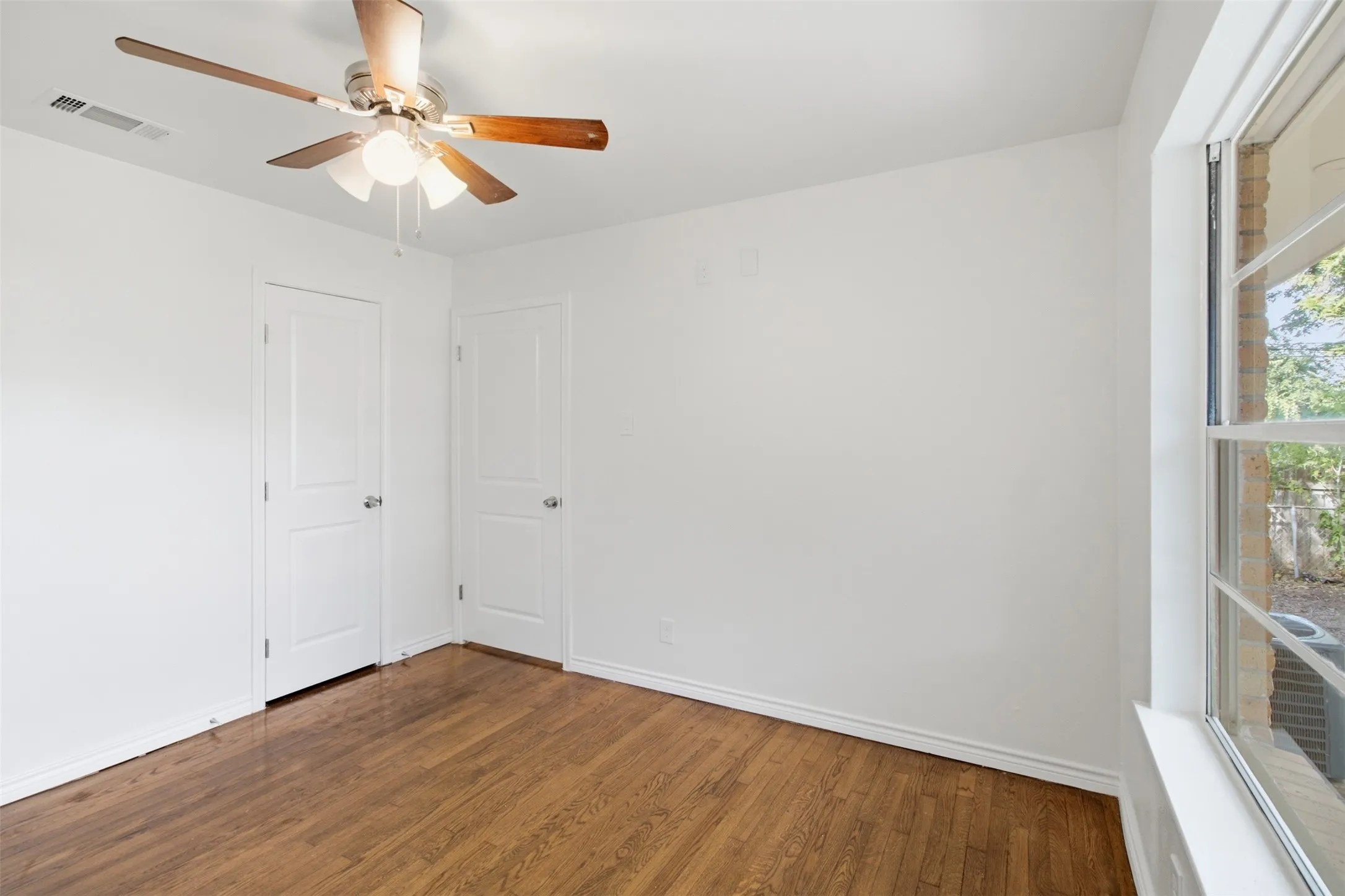 Single Family Residence For Sale in Dallas County , 11022 Dunaway Drive, Dallas, Texas 75228, 4 Bedroom, 3 Bathroom, Garage spaces, 1,658 Sqft, built in 1958, mls#21365533, Real Estate Agent in Dallas, Homes For Sale in Dallas county, Homes For Sale in Dallas, Realtor in Dallas Texas, Real Estate Brokerage Independent Realty Texas, Luminita Cordes Realtor