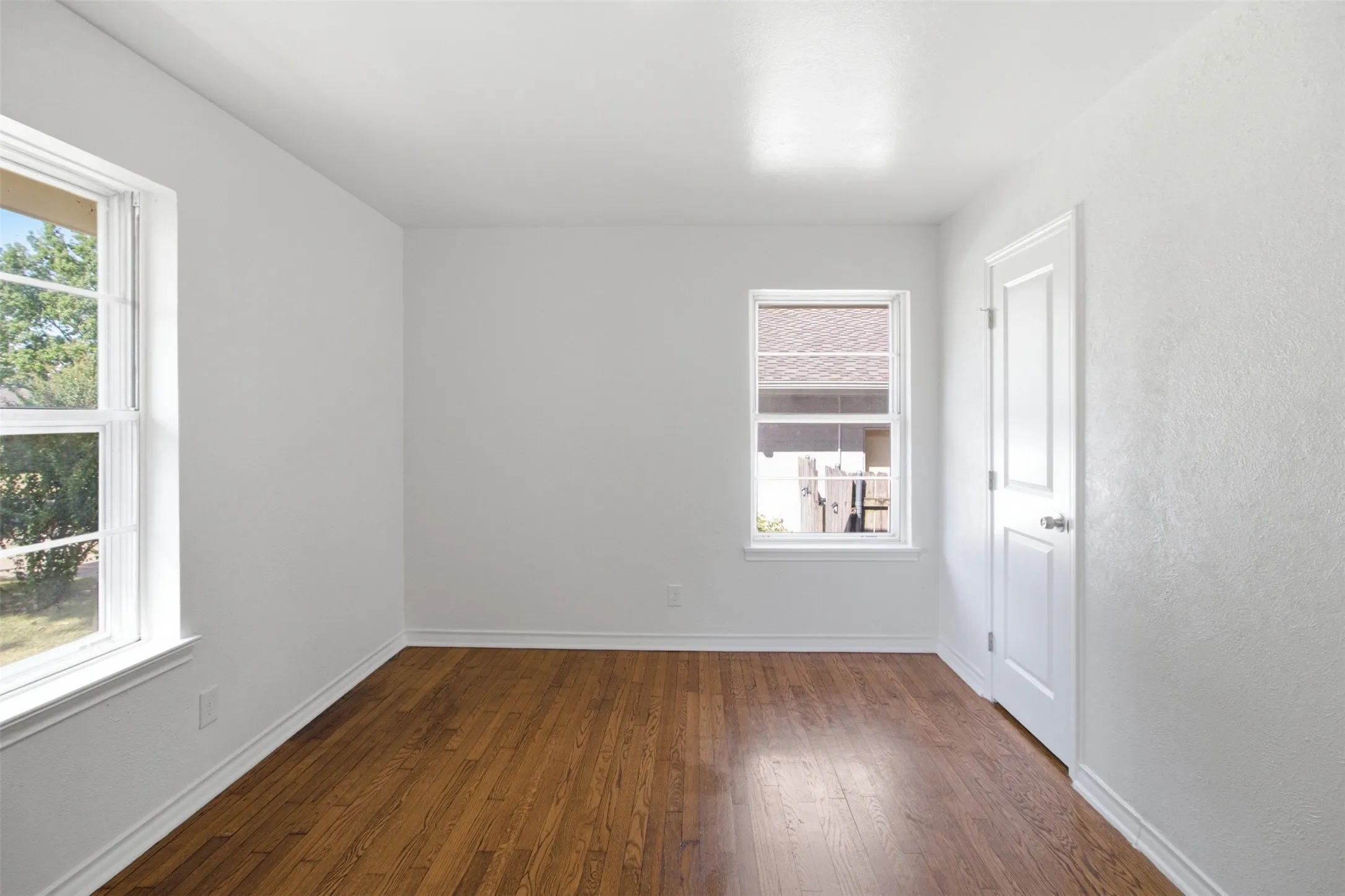 Single Family Residence For Sale in Dallas County , 11022 Dunaway Drive, Dallas, Texas 75228, 4 Bedroom, 3 Bathroom, Garage spaces, 1,658 Sqft, built in 1958, mls#21365533, Real Estate Agent in Dallas, Homes For Sale in Dallas county, Homes For Sale in Dallas, Realtor in Dallas Texas, Real Estate Brokerage Independent Realty Texas, Luminita Cordes Realtor