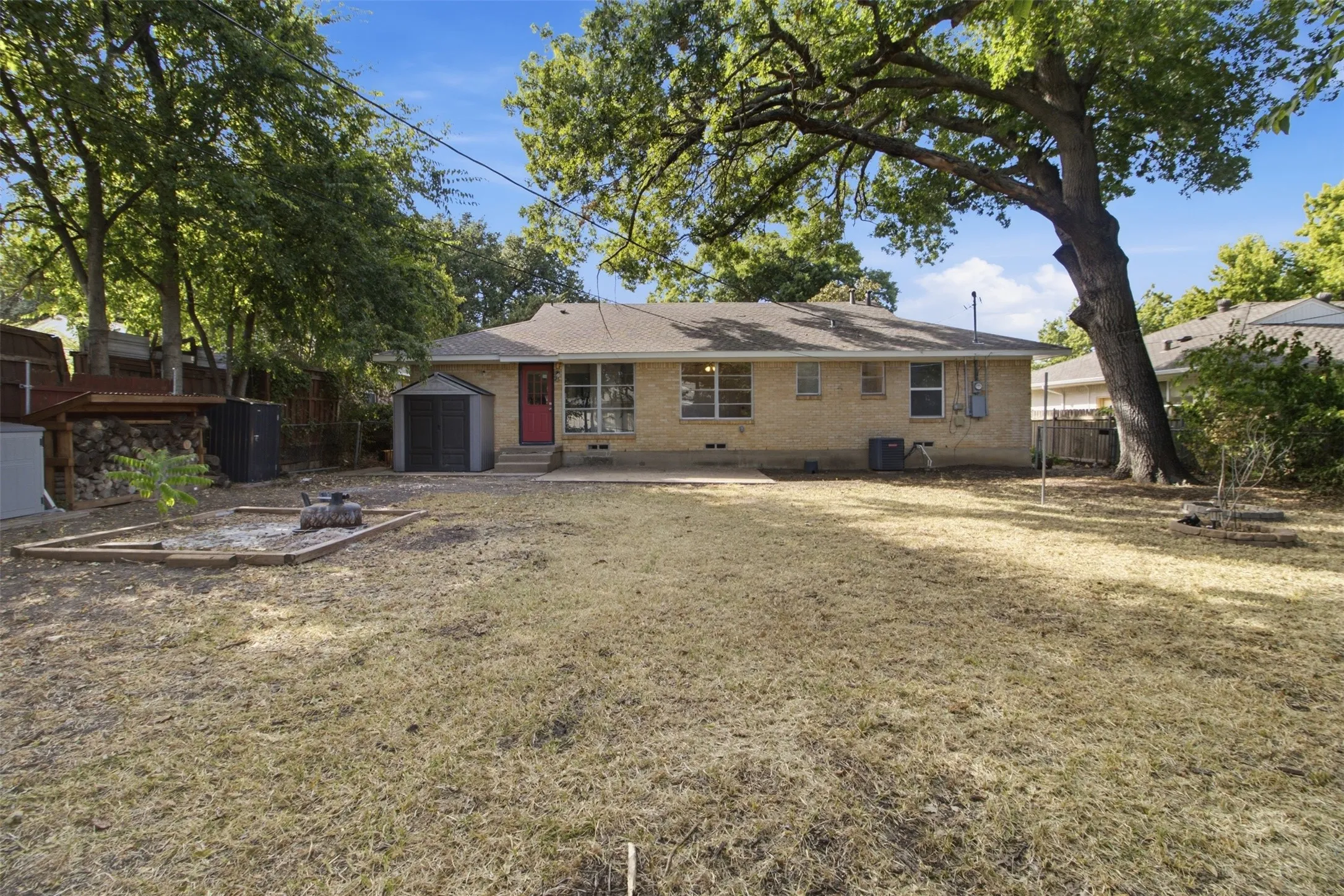 Single Family Residence For Sale in Dallas County , 11022 Dunaway Drive, Dallas, Texas 75228, 4 Bedroom, 3 Bathroom, Garage spaces, 1,658 Sqft, built in 1958, mls#21365533, Real Estate Agent in Dallas, Homes For Sale in Dallas county, Homes For Sale in Dallas, Realtor in Dallas Texas, Real Estate Brokerage Independent Realty Texas, Luminita Cordes Realtor