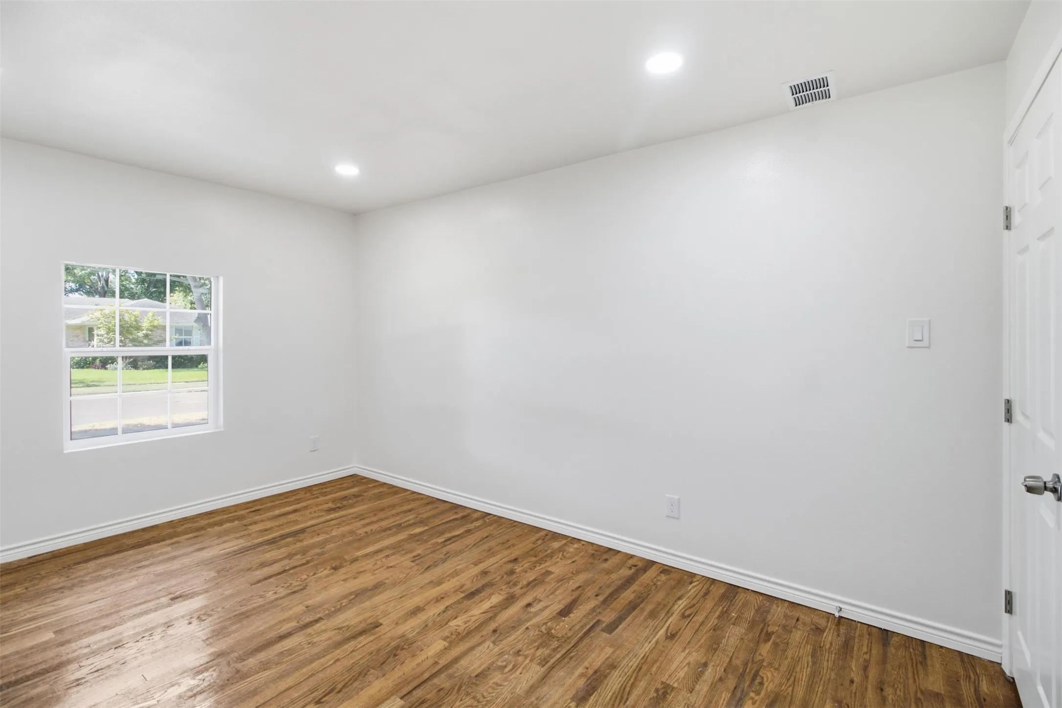 Single Family Residence For Sale in Dallas County , 11022 Dunaway Drive, Dallas, Texas 75228, 4 Bedroom, 3 Bathroom, Garage spaces, 1,658 Sqft, built in 1958, mls#21365533, Real Estate Agent in Dallas, Homes For Sale in Dallas county, Homes For Sale in Dallas, Realtor in Dallas Texas, Real Estate Brokerage Independent Realty Texas, Luminita Cordes Realtor