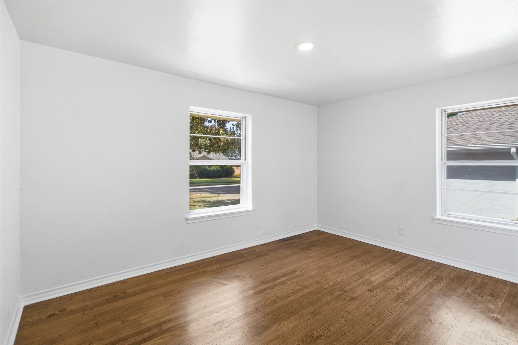 Single Family Residence For Sale in Dallas County , 11022 Dunaway Drive, Dallas, Texas 75228, 4 Bedroom, 3 Bathroom, Garage spaces, 1,658 Sqft, built in 1958, mls#21365533, Real Estate Agent in Dallas, Homes For Sale in Dallas county, Homes For Sale in Dallas, Realtor in Dallas Texas, Real Estate Brokerage Independent Realty Texas, Luminita Cordes Realtor