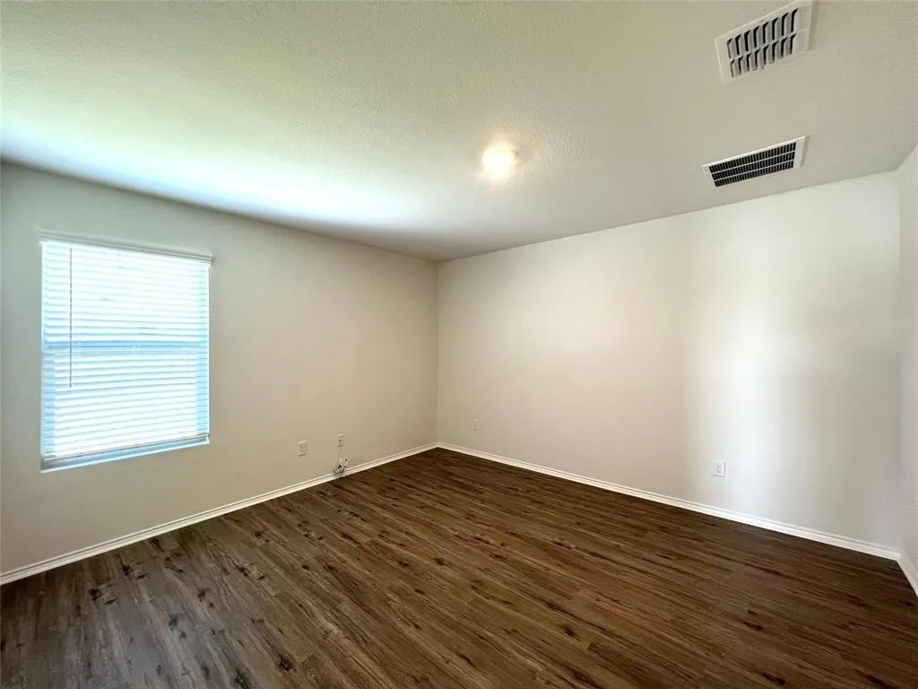 Single Family Residence For Rent in Tarrant County , 213 Anvil Drive, Fort Worth, Texas 76052, 3 Bedroom, 2 Bathroom, 2 Garage spaces, 1,570 Sqft, built in 2020, mls#21367925, Real Estate Agent in Fort Worth, Homes For Rent in Tarrant county, Homes For Rent in Fort Worth, Realtor in Fort Worth Texas, Real Estate Brokerage Independent Realty Texas, Luminita Cordes Realtor