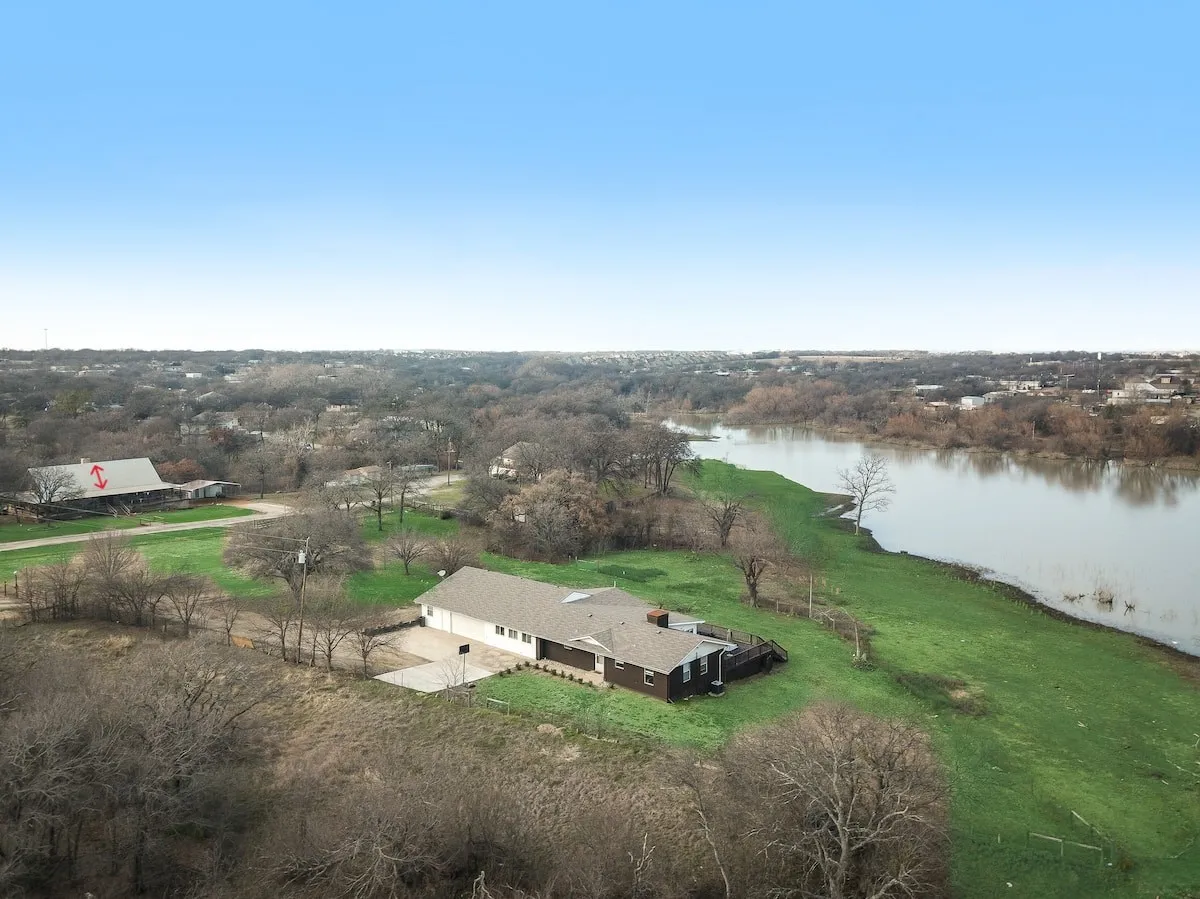 Single Family Residence For Sale in Denton County , 101 Cedar Drive, Little Elm, Texas 75068, 4 Bedroom, 3 Bathroom, Garage spaces, 2,272 Sqft, built in 1998, mls#21367470, Real Estate Agent in Little Elm, Homes For Sale in Denton county, Homes For Sale in Little Elm, Realtor in Little Elm Texas, Real Estate Brokerage Independent Realty Texas, Luminita Cordes Realtor