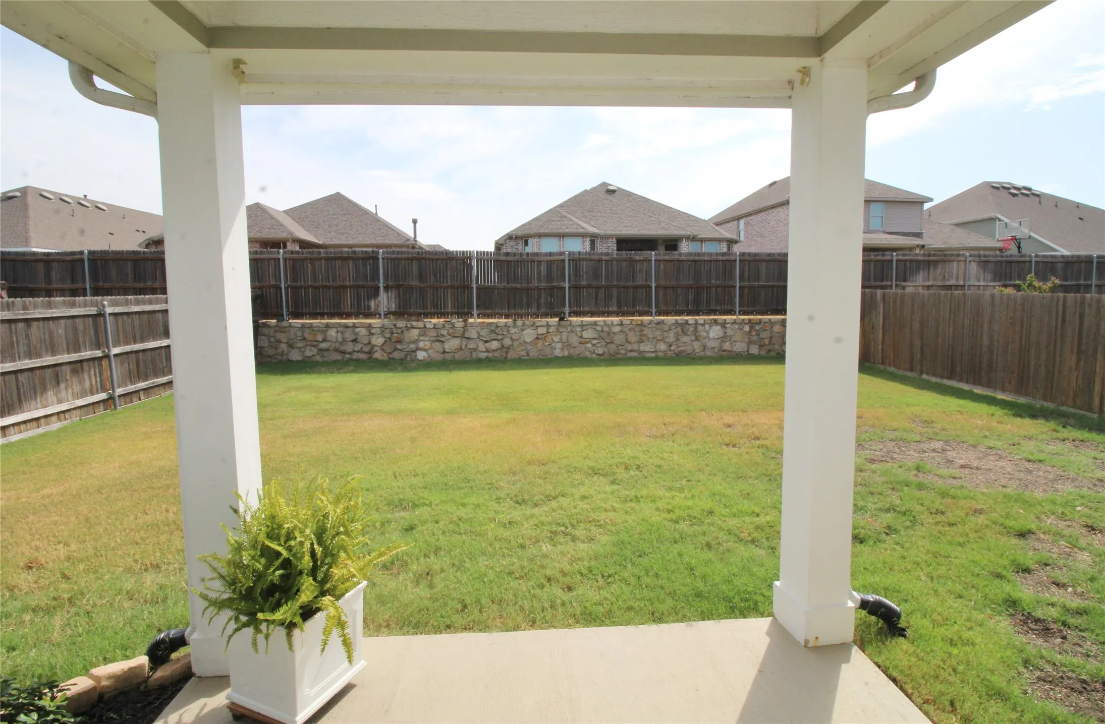 Single Family Residence For Rent in Rockwall County , 2139 Mossbrook Drive, Royse City, Texas 75189, 3 Bedroom, 2 Bathroom, 2 Garage spaces, 1,490 Sqft, built in 2019, mls#21367927, Real Estate Agent in Royse City, Homes For Rent in Rockwall county, Homes For Rent in Royse City, Realtor in Royse City Texas, Real Estate Brokerage Independent Realty Texas, Luminita Cordes Realtor
