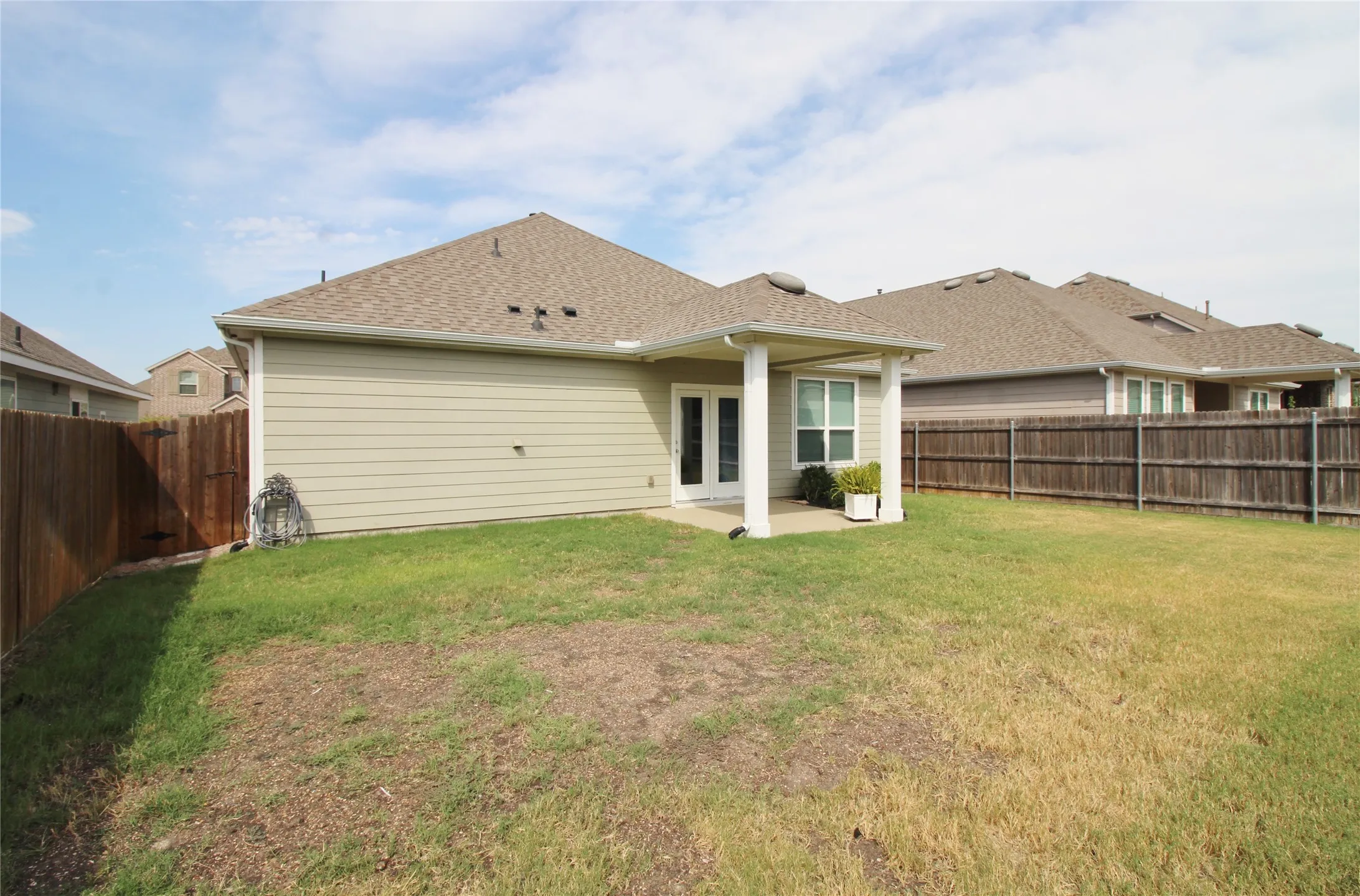 Single Family Residence For Rent in Rockwall County , 2139 Mossbrook Drive, Royse City, Texas 75189, 3 Bedroom, 2 Bathroom, 2 Garage spaces, 1,490 Sqft, built in 2019, mls#21367927, Real Estate Agent in Royse City, Homes For Rent in Rockwall county, Homes For Rent in Royse City, Realtor in Royse City Texas, Real Estate Brokerage Independent Realty Texas, Luminita Cordes Realtor