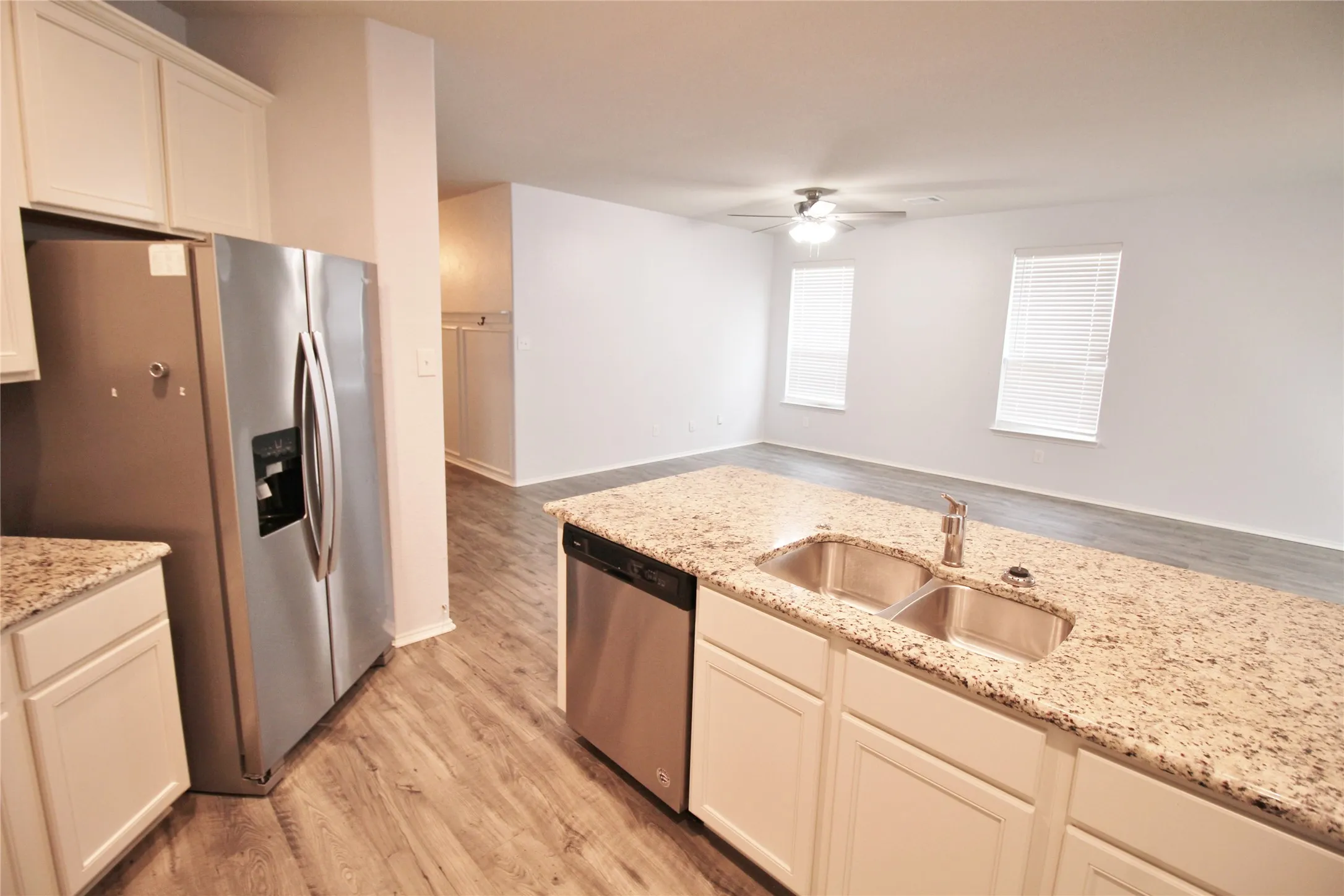 Single Family Residence For Rent in Rockwall County , 2139 Mossbrook Drive, Royse City, Texas 75189, 3 Bedroom, 2 Bathroom, 2 Garage spaces, 1,490 Sqft, built in 2019, mls#21367927, Real Estate Agent in Royse City, Homes For Rent in Rockwall county, Homes For Rent in Royse City, Realtor in Royse City Texas, Real Estate Brokerage Independent Realty Texas, Luminita Cordes Realtor