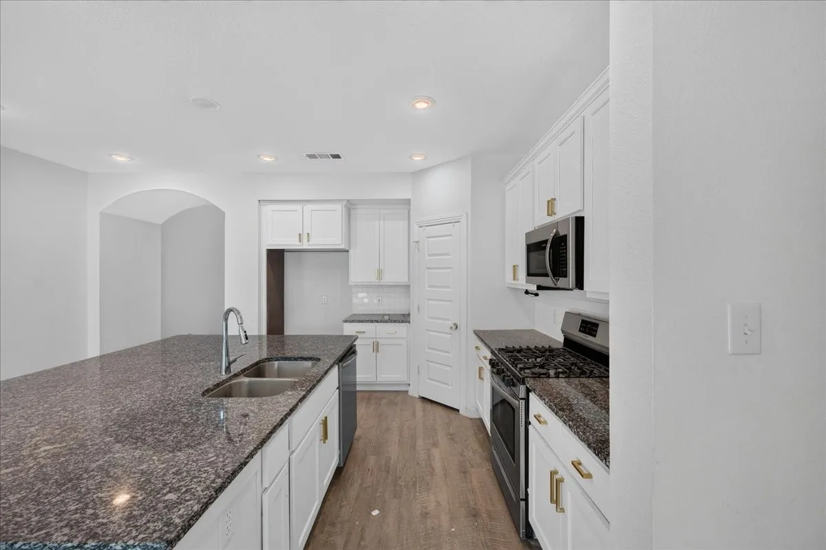 Single Family Residence For Rent in Kaufman County , 3915 Spencer Lane, Forney, Texas 75126, 4 Bedroom, 3 Bathroom, 2 Garage spaces, 2,255 Sqft, built in 2021, mls#21363926, Real Estate Agent in Forney, Homes For Rent in Kaufman county, Homes For Rent in Forney, Realtor in Forney Texas, Real Estate Brokerage Independent Realty Texas, Luminita Cordes Realtor