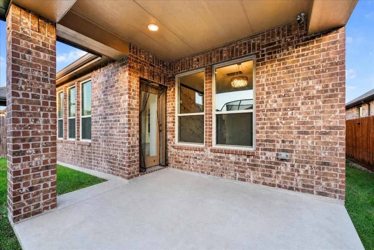 Single Family Residence For Rent in Kaufman County , 3915 Spencer Lane, Forney, Texas 75126, 4 Bedroom, 3 Bathroom, 2 Garage spaces, 2,255 Sqft, built in 2021, mls#21363926, Real Estate Agent in Forney, Homes For Rent in Kaufman county, Homes For Rent in Forney, Realtor in Forney Texas, Real Estate Brokerage Independent Realty Texas, Luminita Cordes Realtor