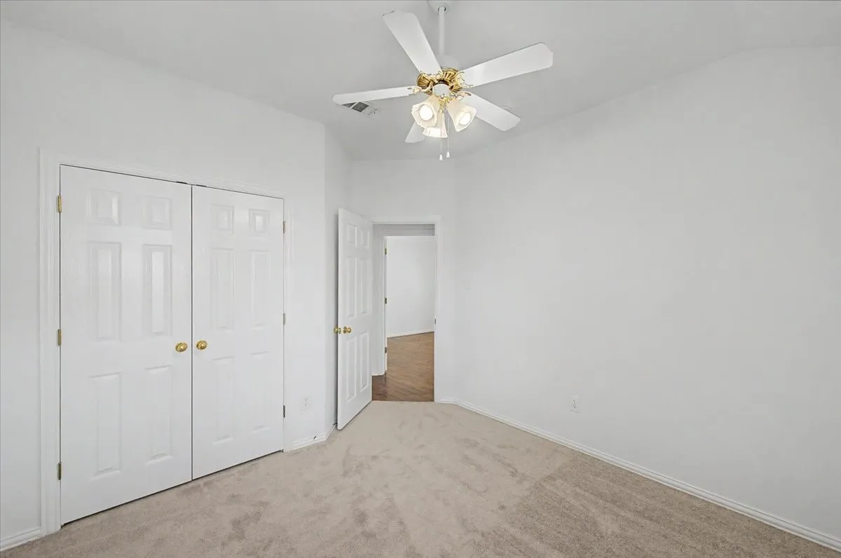 Single Family Residence For Sale in Tarrant County , 633 Darlington Trail, Fort Worth, Texas 76131, 4 Bedroom, 2 Bathroom, 2 Garage spaces, 2,215 Sqft, built in 2003, mls#21366638, Real Estate Agent in Fort Worth, Homes For Sale in Tarrant county, Homes For Sale in Fort Worth, Realtor in Fort Worth Texas, Real Estate Brokerage Independent Realty Texas, Luminita Cordes Realtor