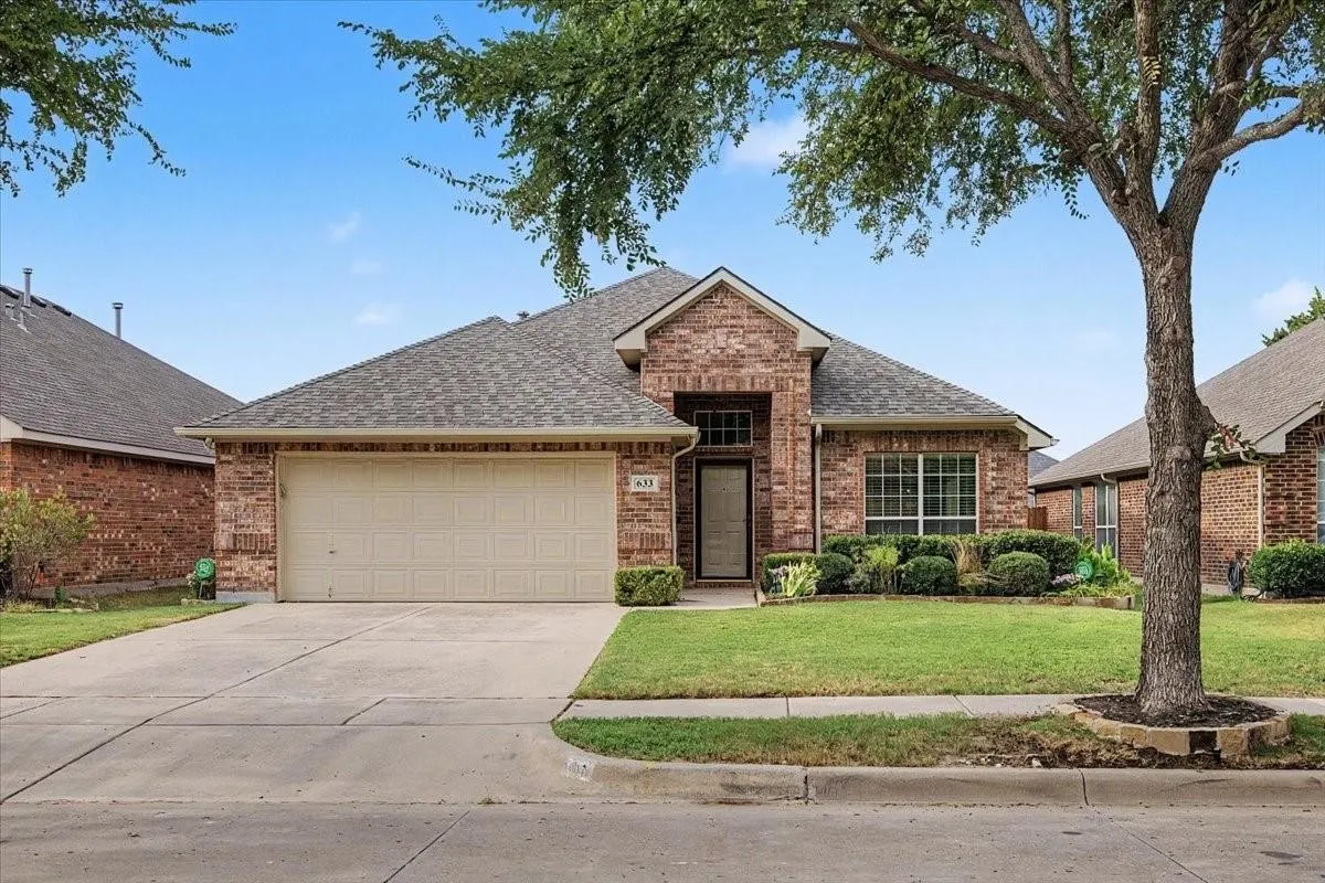 Single Family Residence For Sale in Tarrant County , 633 Darlington Trail, Fort Worth, Texas 76131, 4 Bedroom, 2 Bathroom, 2 Garage spaces, 2,215 Sqft, built in 2003, mls#21366638, Real Estate Agent in Fort Worth, Homes For Sale in Tarrant county, Homes For Sale in Fort Worth, Realtor in Fort Worth Texas, Real Estate Brokerage Independent Realty Texas, Luminita Cordes Realtor