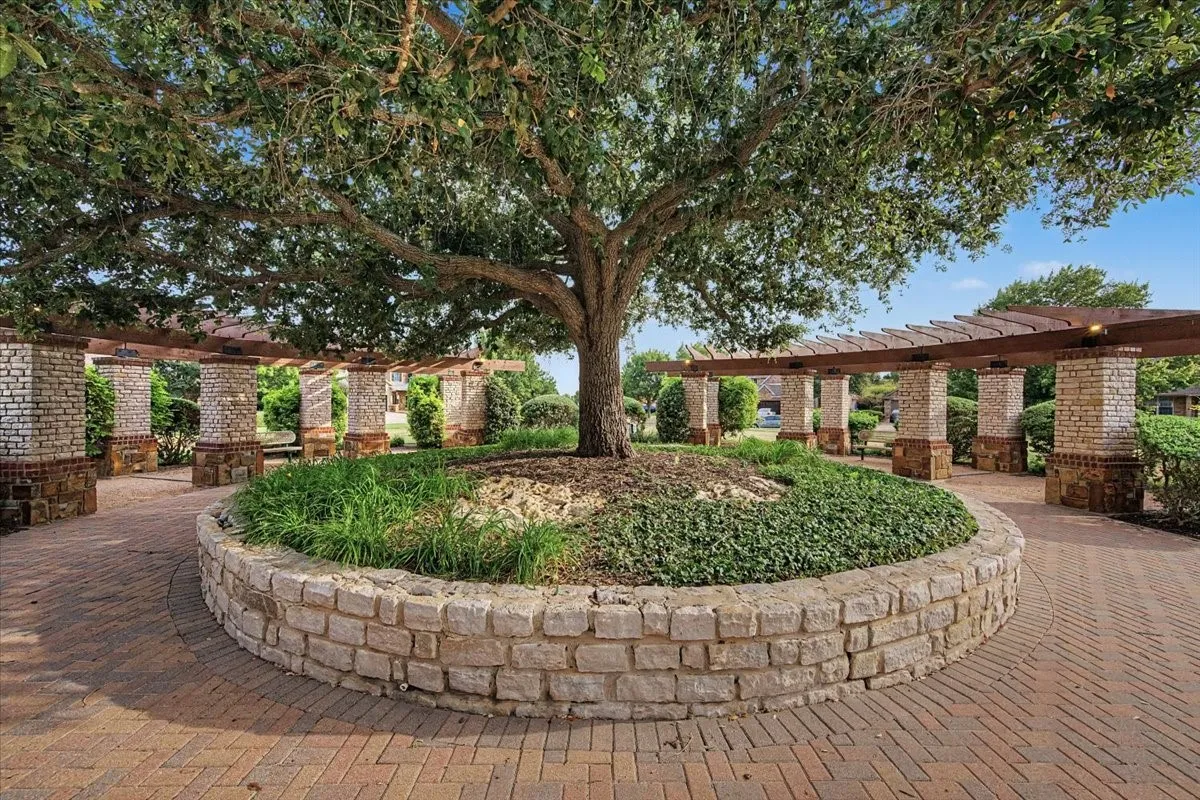 Neighborhood Amenities