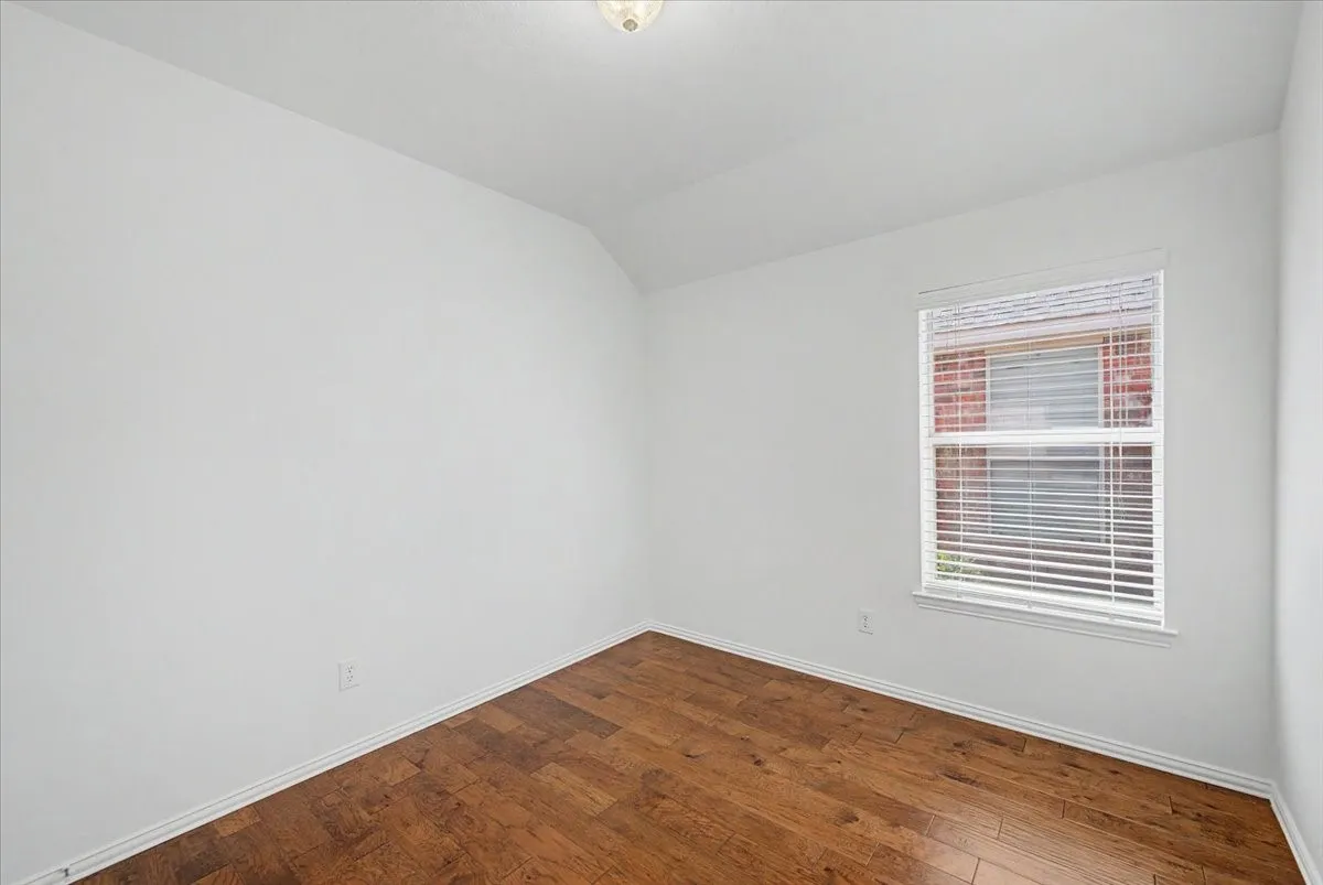 Single Family Residence For Sale in Tarrant County , 633 Darlington Trail, Fort Worth, Texas 76131, 4 Bedroom, 2 Bathroom, 2 Garage spaces, 2,215 Sqft, built in 2003, mls#21366638, Real Estate Agent in Fort Worth, Homes For Sale in Tarrant county, Homes For Sale in Fort Worth, Realtor in Fort Worth Texas, Real Estate Brokerage Independent Realty Texas, Luminita Cordes Realtor