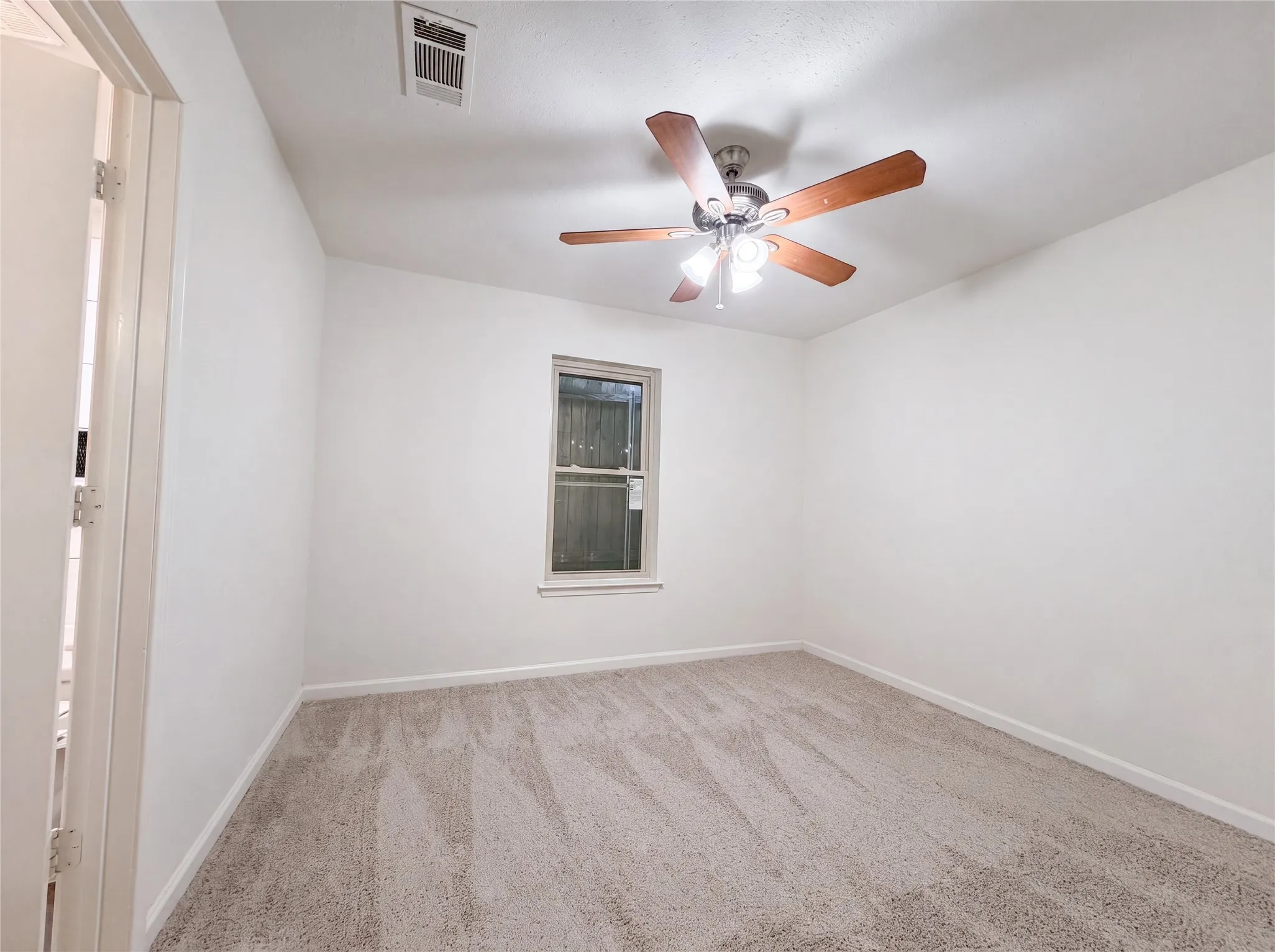 Single Family Residence For Sale in Tarrant County , 5804 Ridge Drive, Arlington, Texas 76016, 3 Bedroom, 2 Bathroom, 2 Garage spaces, 2,066 Sqft, built in 1977, mls#21367673, Real Estate Agent in Arlington, Homes For Sale in Tarrant county, Homes For Sale in Arlington, Realtor in Arlington Texas, Real Estate Brokerage Independent Realty Texas, Luminita Cordes Realtor