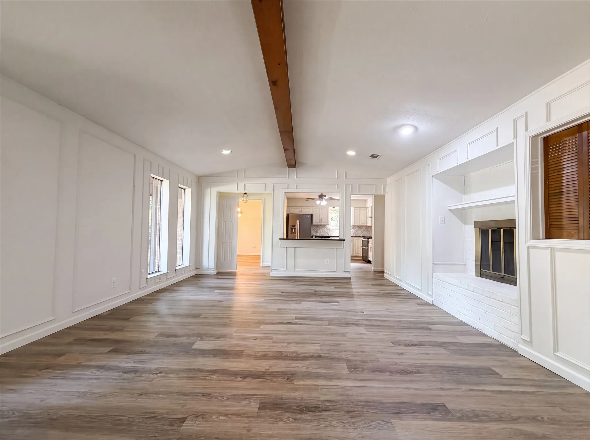 Single Family Residence For Sale in Tarrant County , 5804 Ridge Drive, Arlington, Texas 76016, 3 Bedroom, 2 Bathroom, 2 Garage spaces, 2,066 Sqft, built in 1977, mls#21367673, Real Estate Agent in Arlington, Homes For Sale in Tarrant county, Homes For Sale in Arlington, Realtor in Arlington Texas, Real Estate Brokerage Independent Realty Texas, Luminita Cordes Realtor